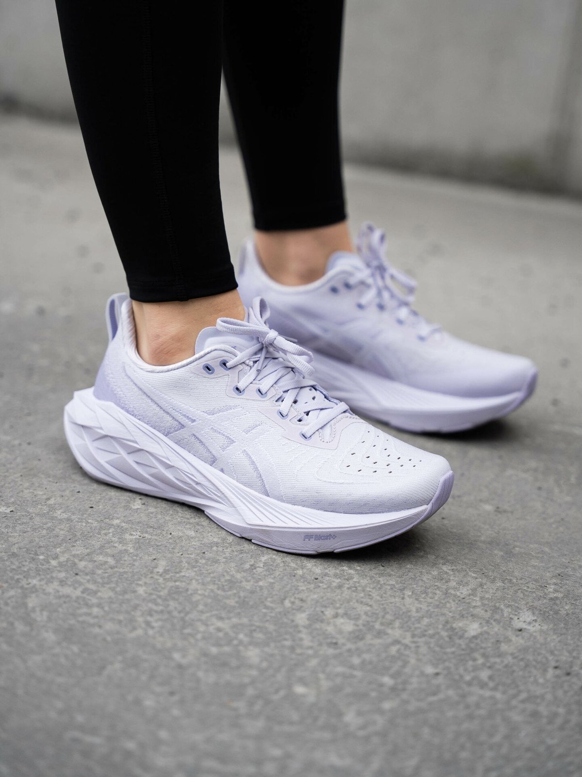 ASICS Novablast 4 Lilac Hint / Faded Ash Rock