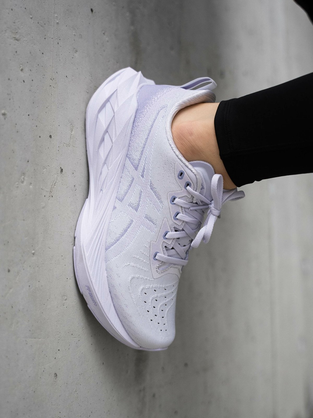 ASICS Novablast 4 Lilac Hint / Faded Ash Rock