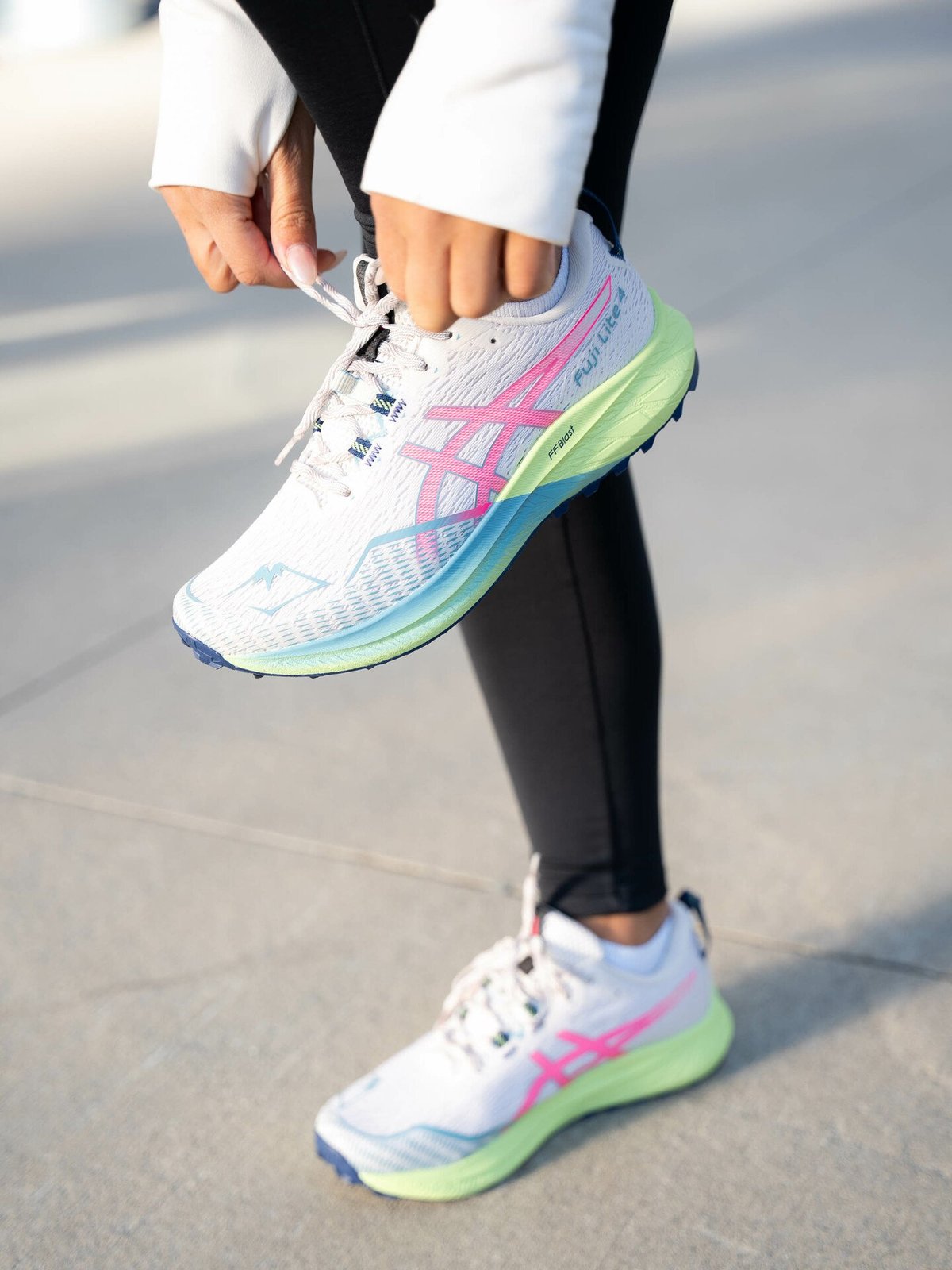 ASICS Fuji Lite 4 Birch / Hot Pink
