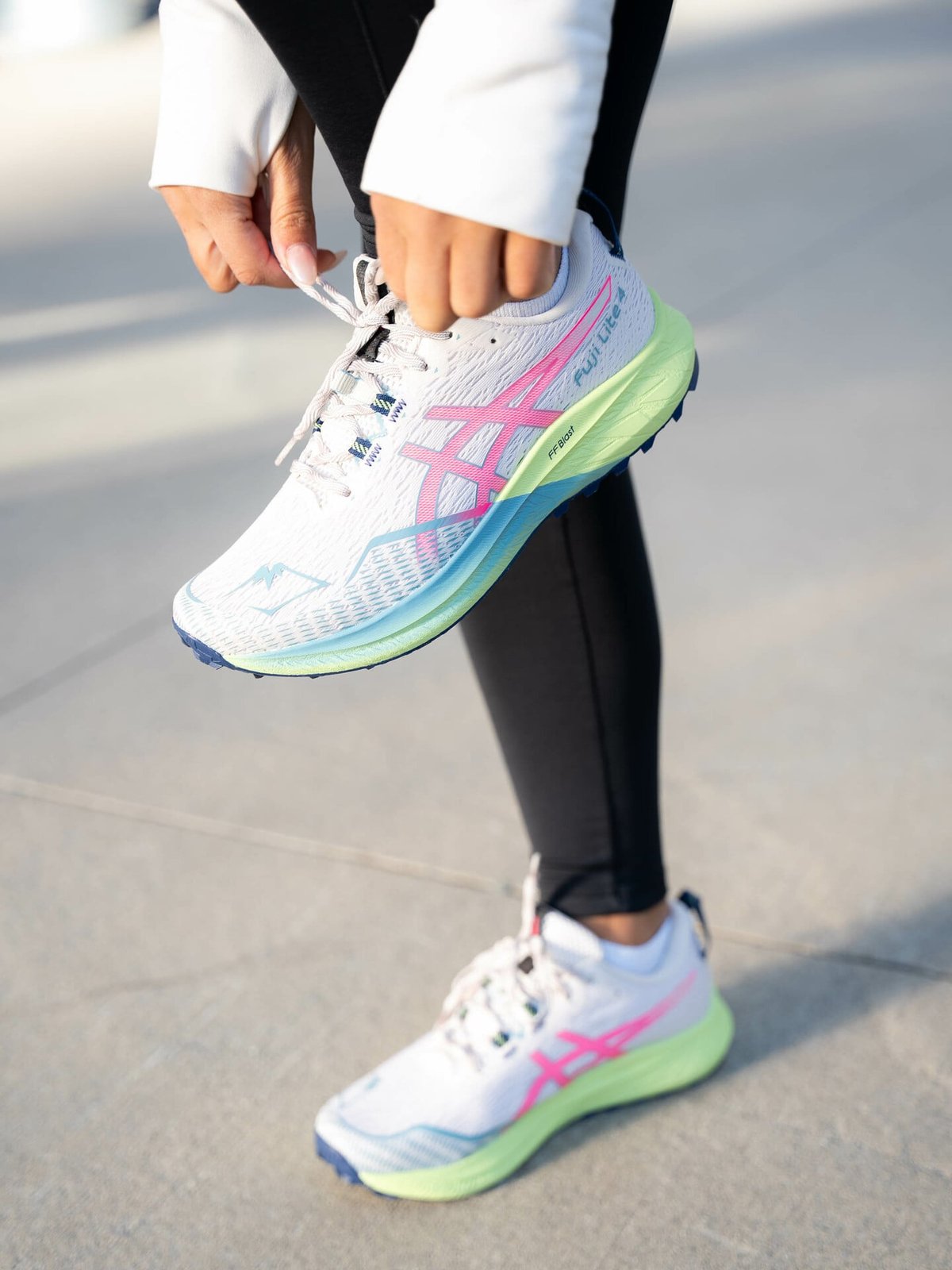 ASICS Fuji Lite 4 Birch / Hot Pink