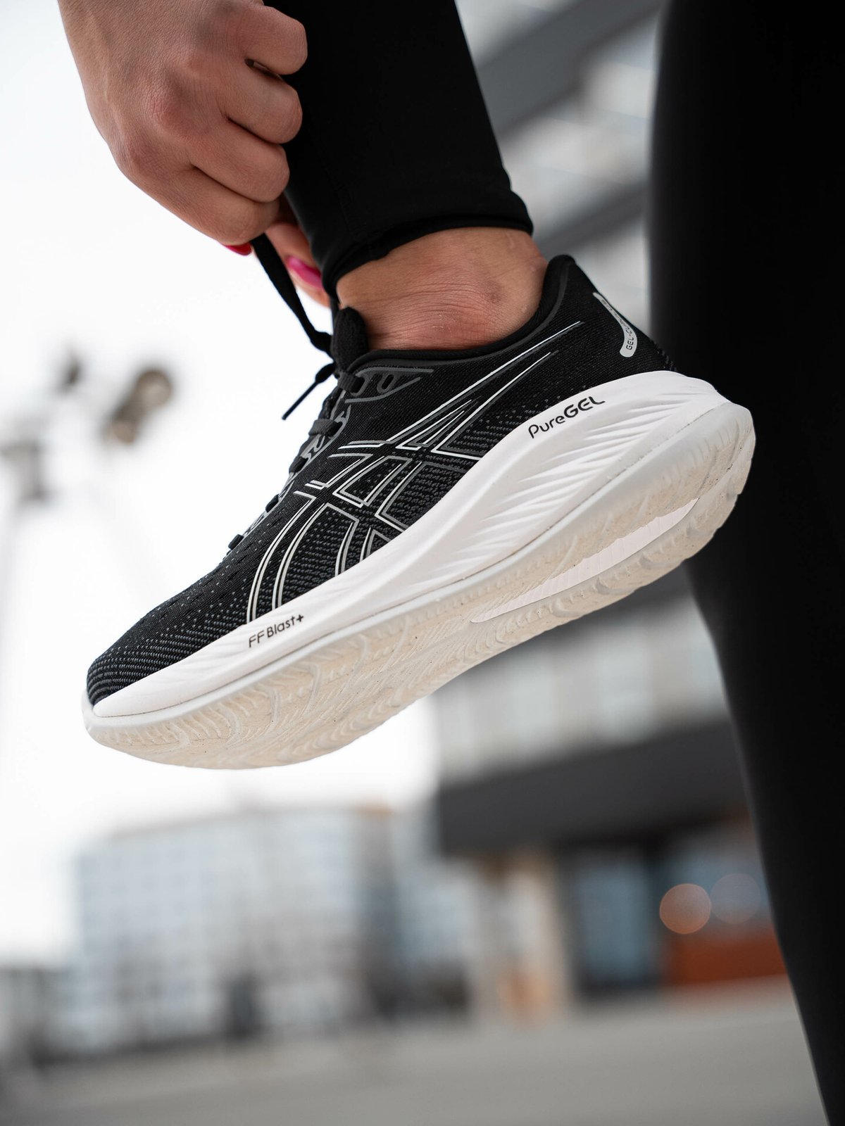 ASICS Gel-Cumulus 26 Black / Concrete