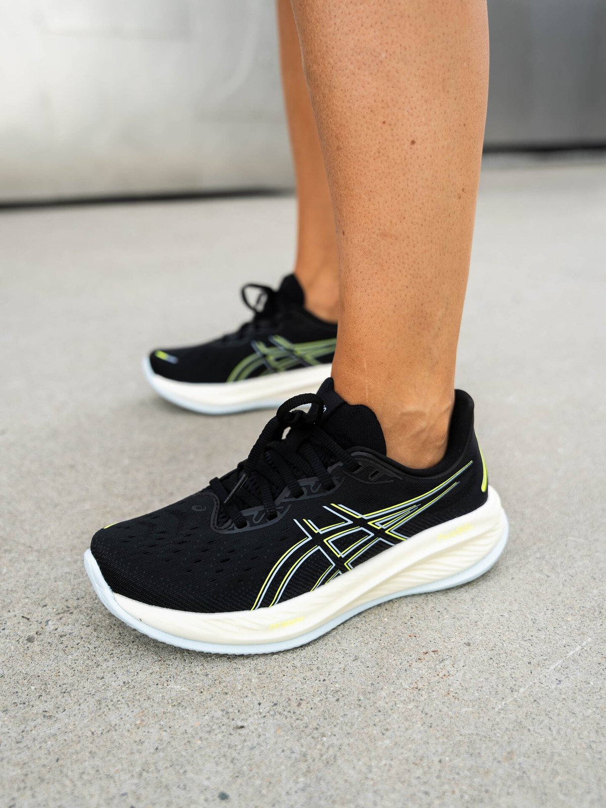 ASICS Gel-Cumulus 26 Black / Safety Yellow