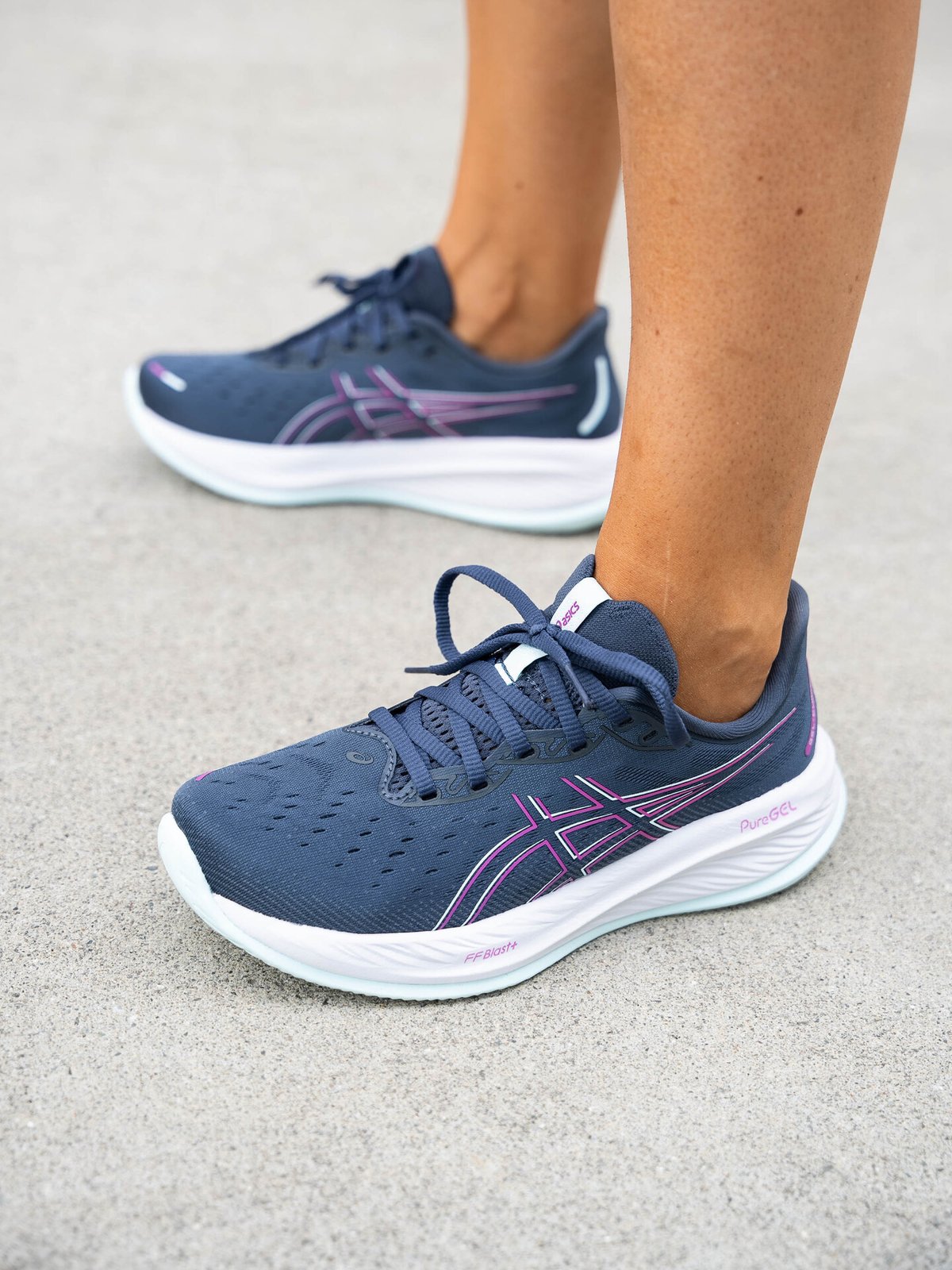 ASICS Gel-Cumulus 26 Tarmac / Bold Magenta