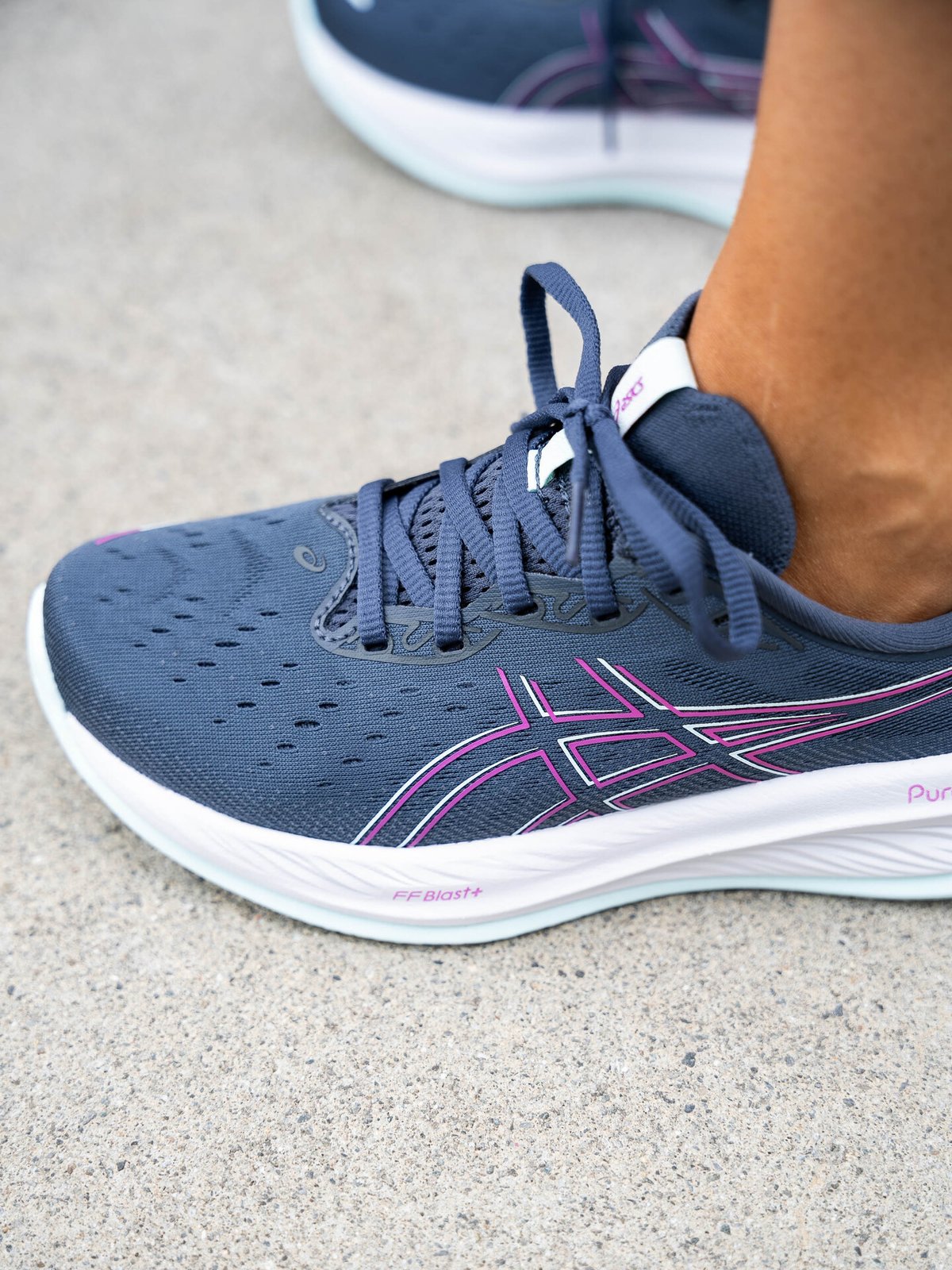 ASICS Gel-Cumulus 26 Tarmac / Bold Magenta