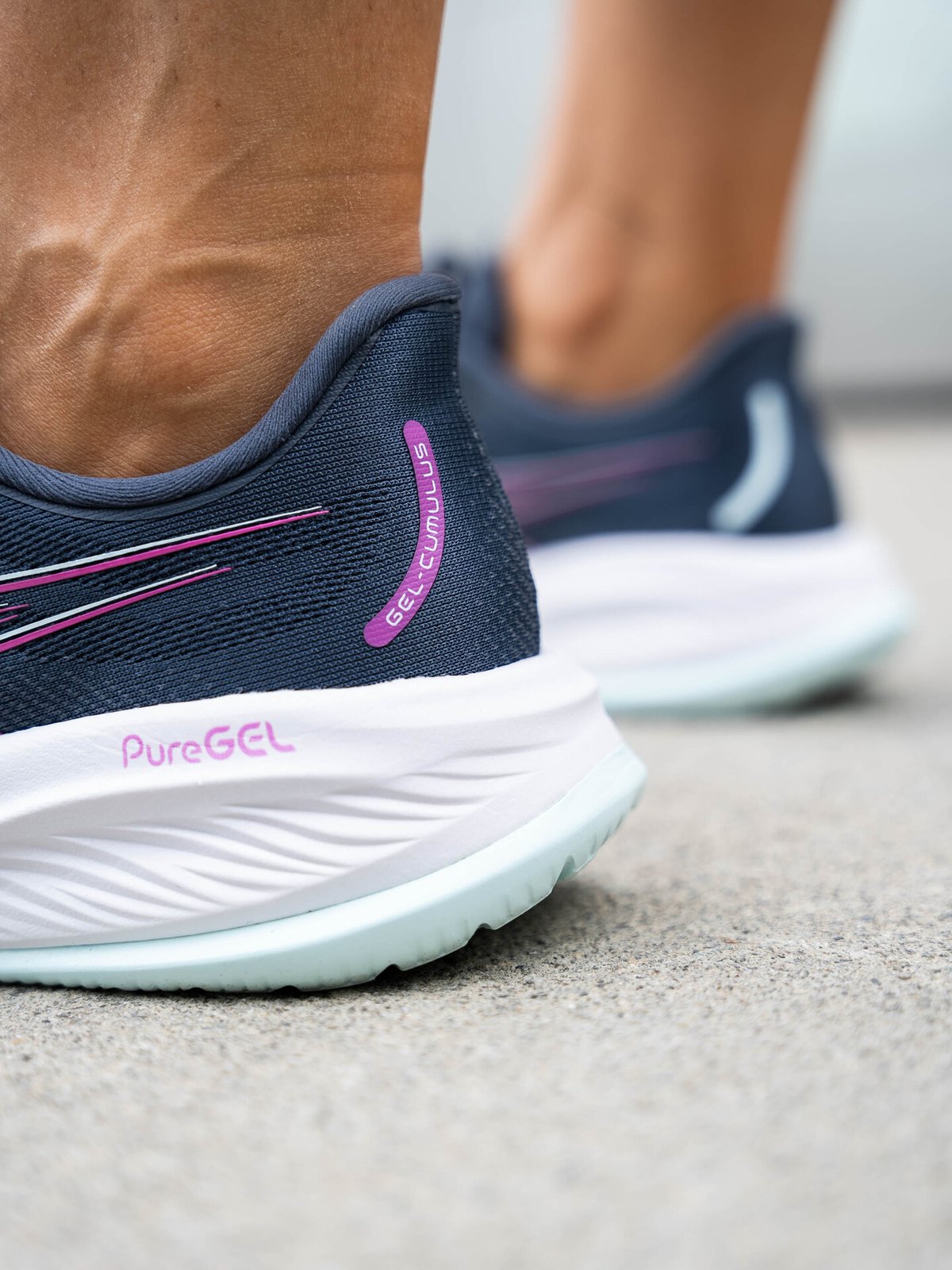 ASICS Gel-Cumulus 26 Tarmac / Bold Magenta