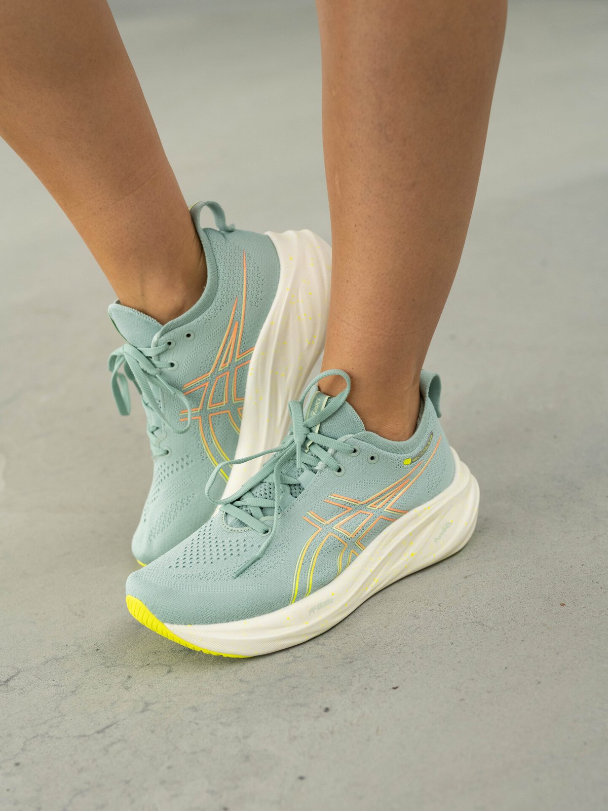 ASICS Gel-Nimbus 26 Light Celadon / Safety Yellow