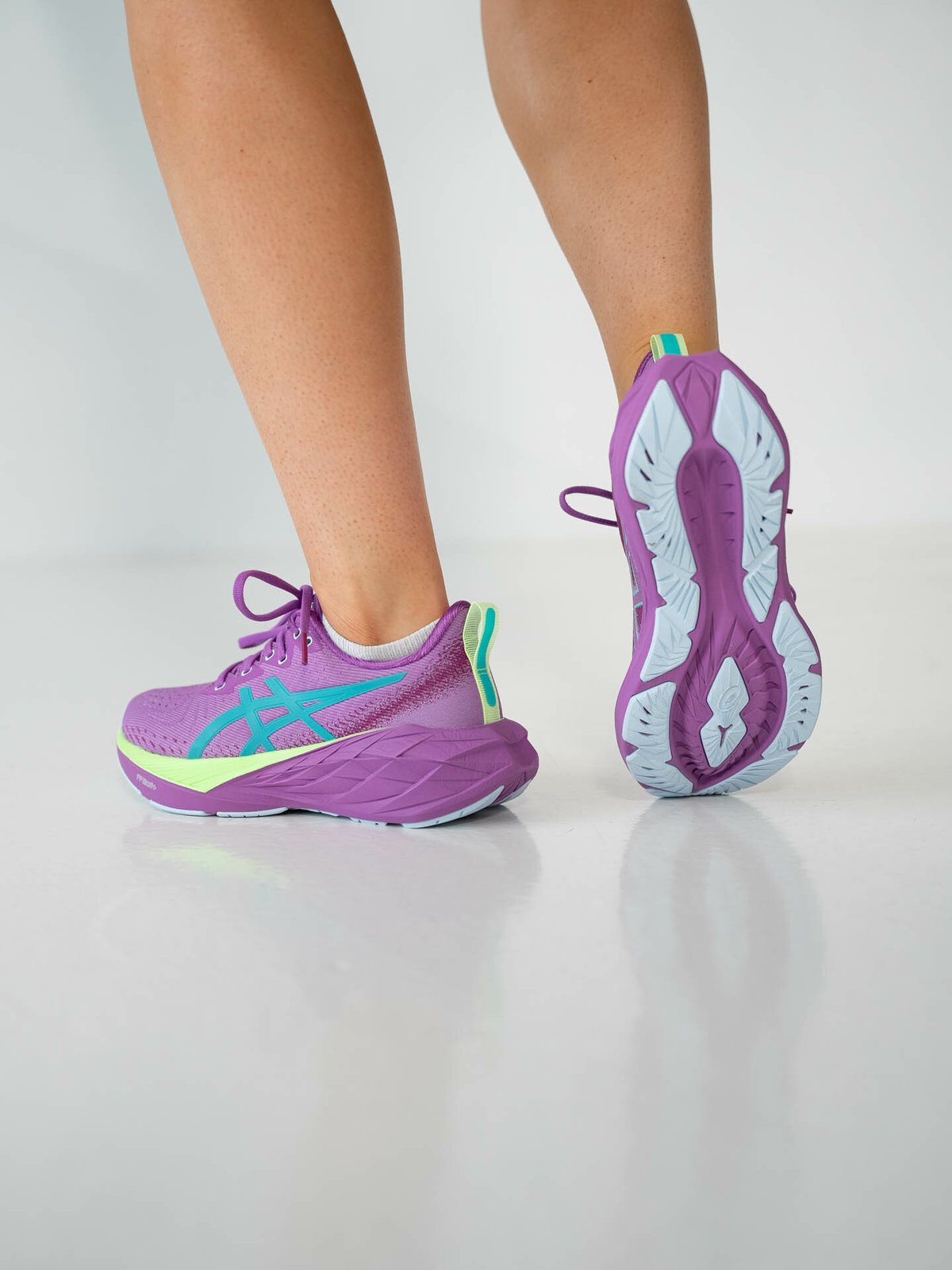 ASICS Novablast 4 Lite-Show Lite Show / Illuminate Green