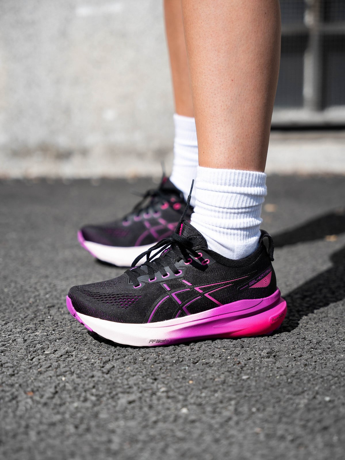 ASICS Gel-Kayano 31 Black / Bold Magenta