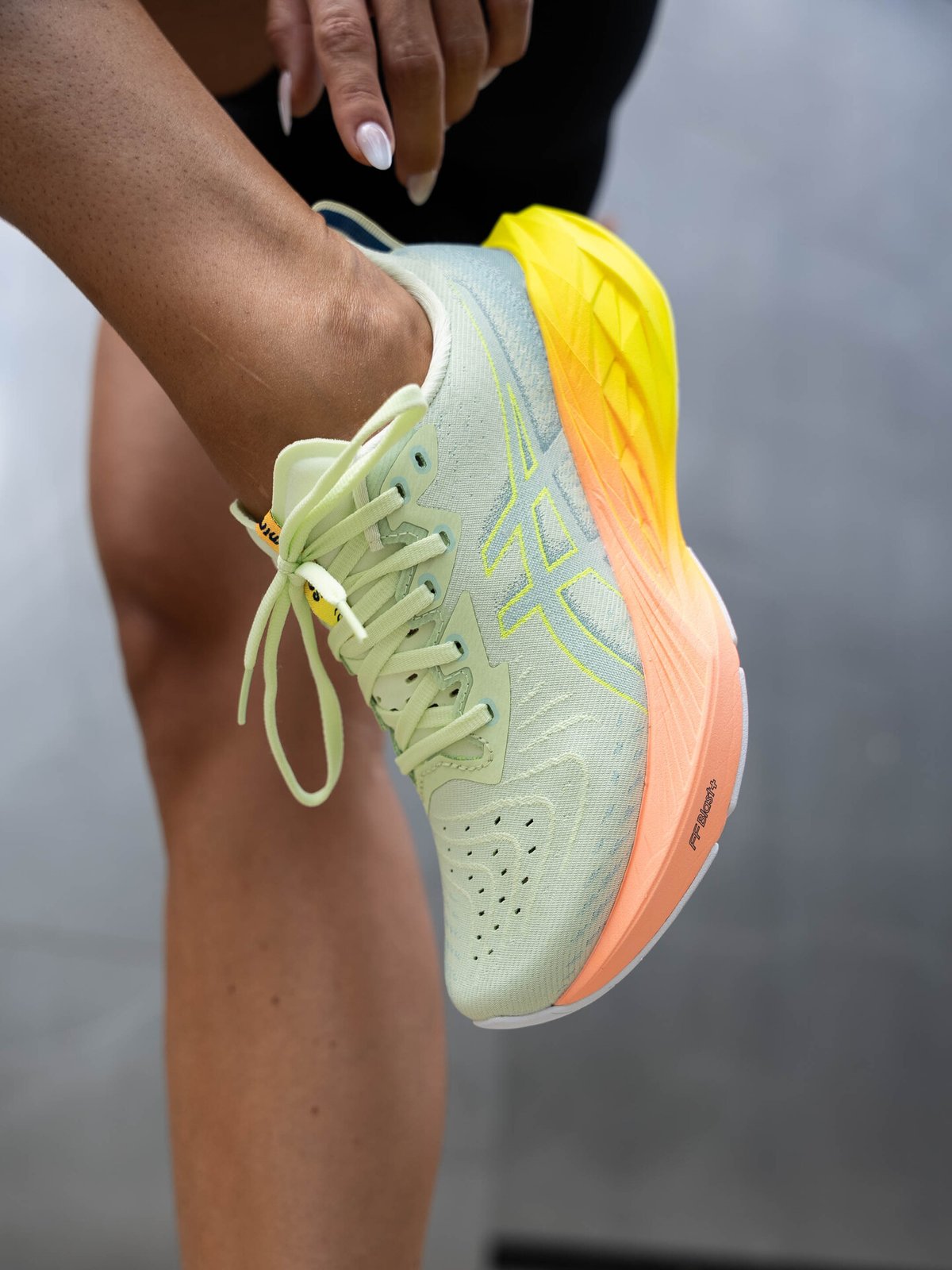 ASICS Novablast 4 Paris Cool Matcha / Safety Yellow