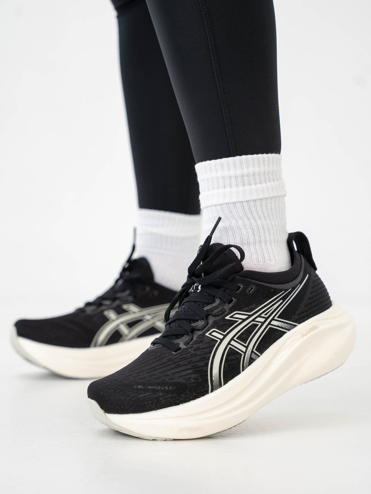 ASICS Gel-Nimbus 27 Black / Lake Grey