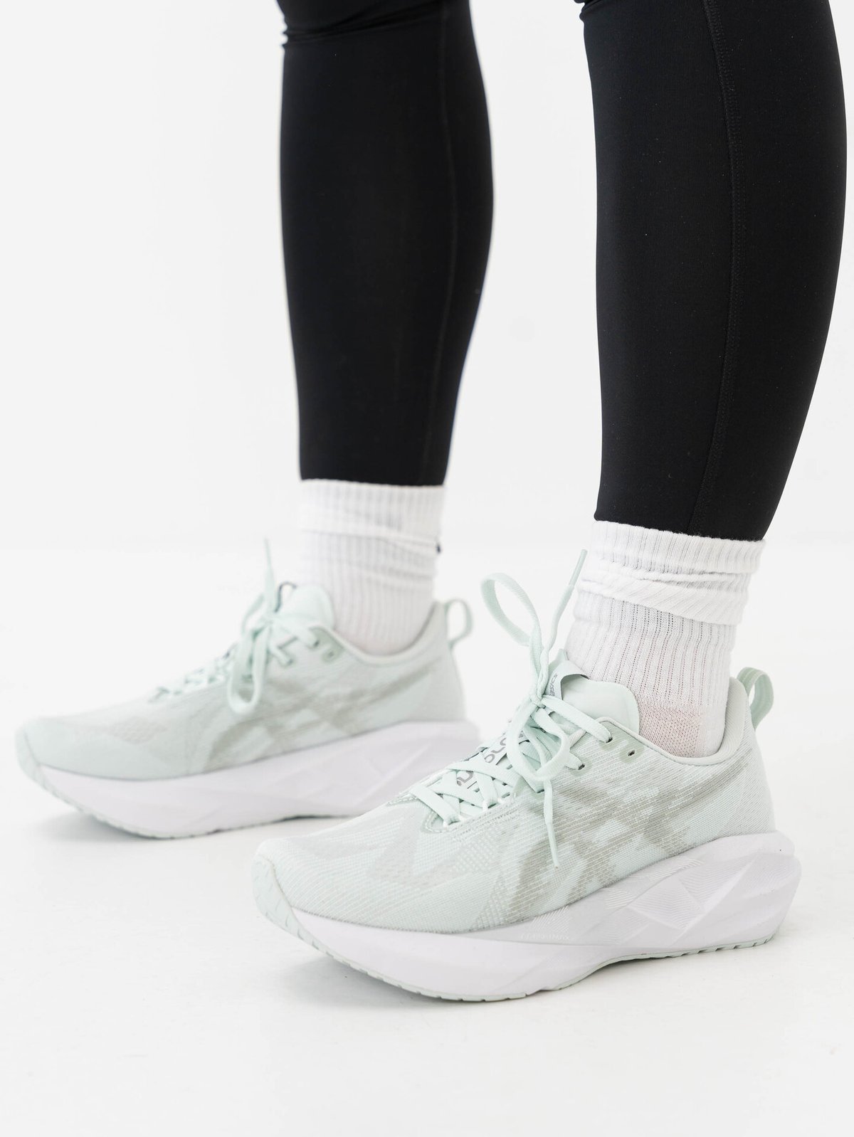 ASICS Novablast 5 Pure Aqua / Seal Grey