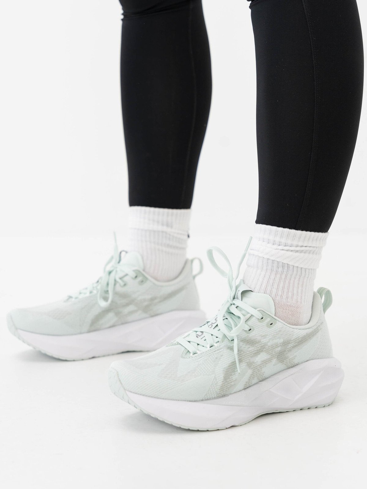 ASICS Novablast 5 Pure Aqua / Seal Grey