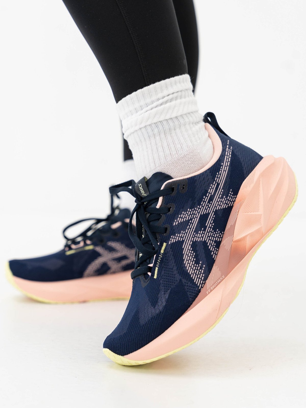 ASICS Novablast 5 Midnight / Breeze