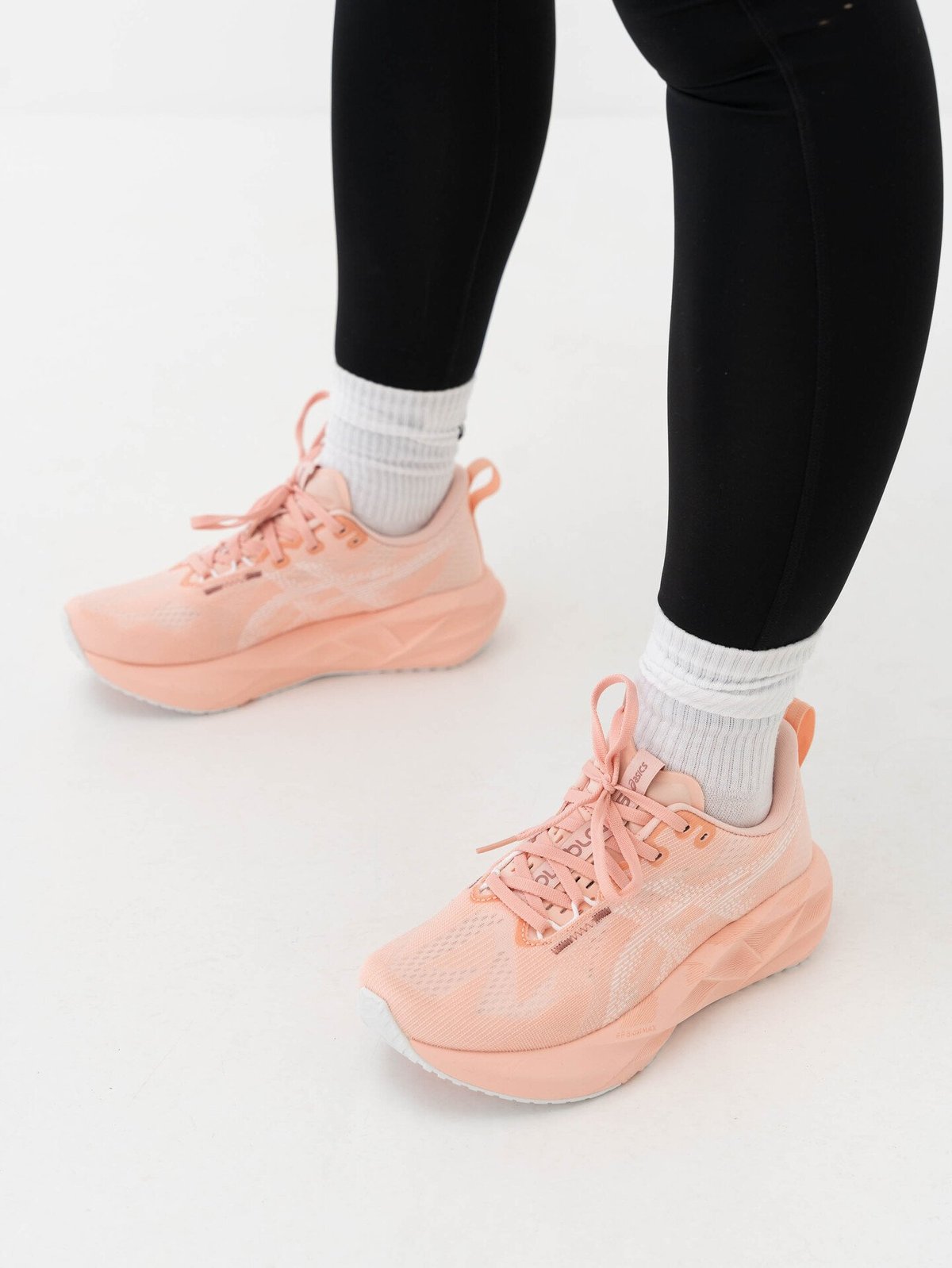 ASICS Novablast 5 Breeze / White