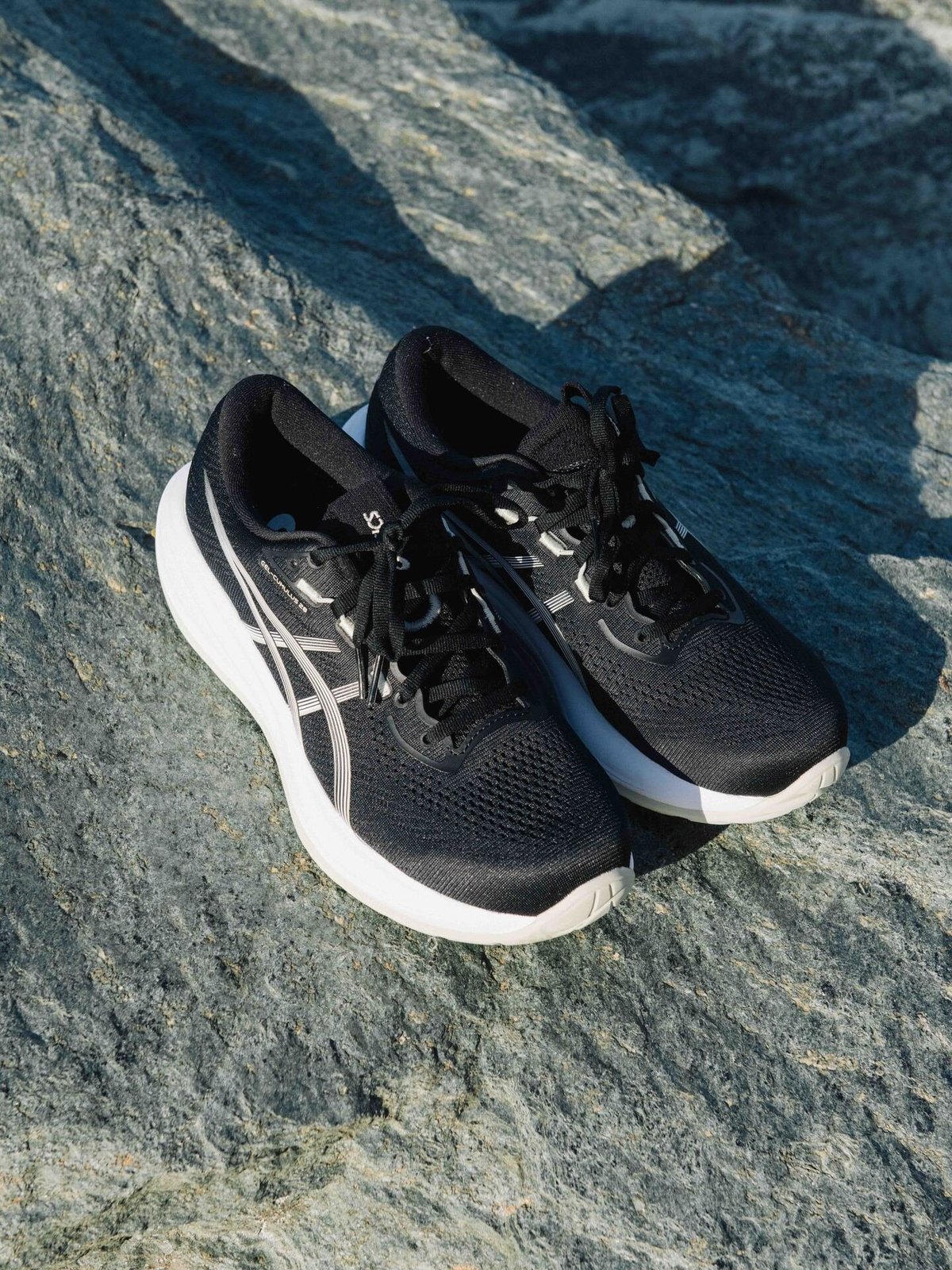 ASICS Gel-Cumulus 28 Black / White