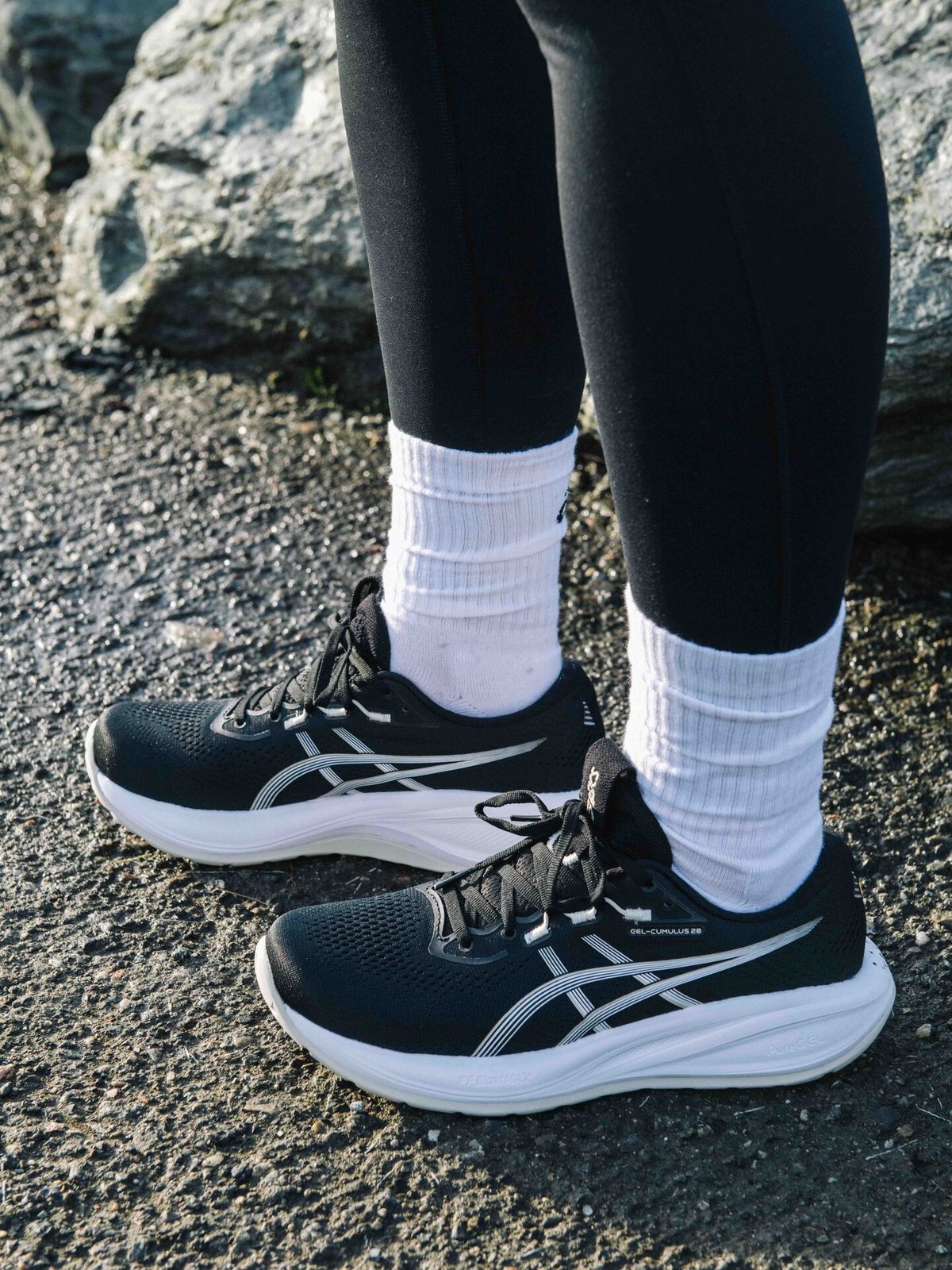 ASICS Gel-Cumulus 28 Black / White