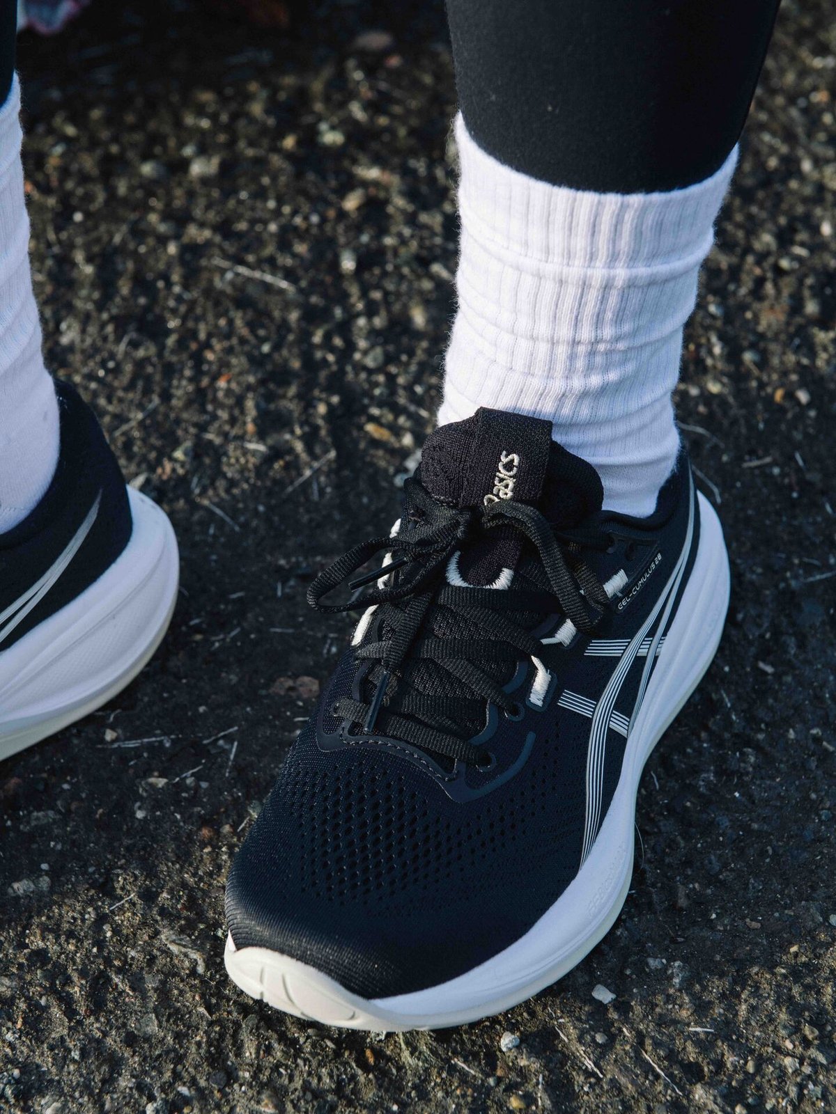 ASICS Gel-Cumulus 28 Black / White