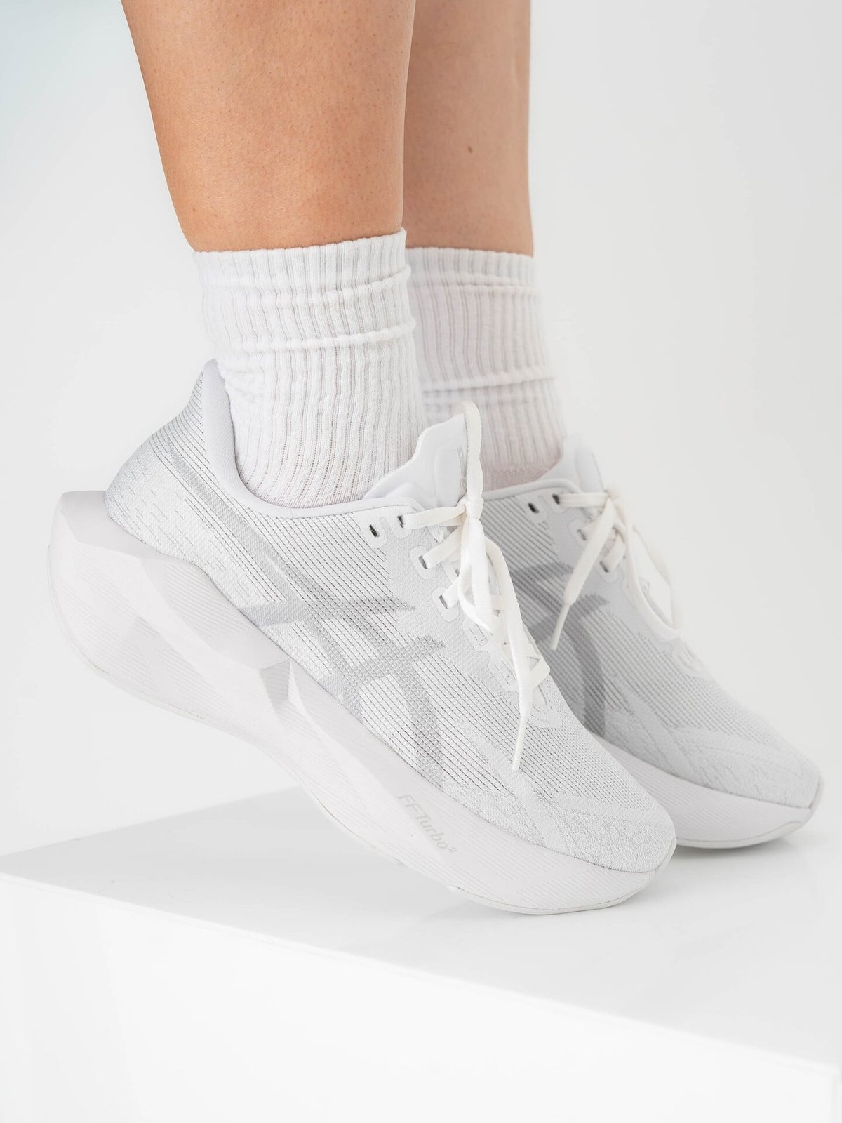 ASICS Novablast 6 White / White