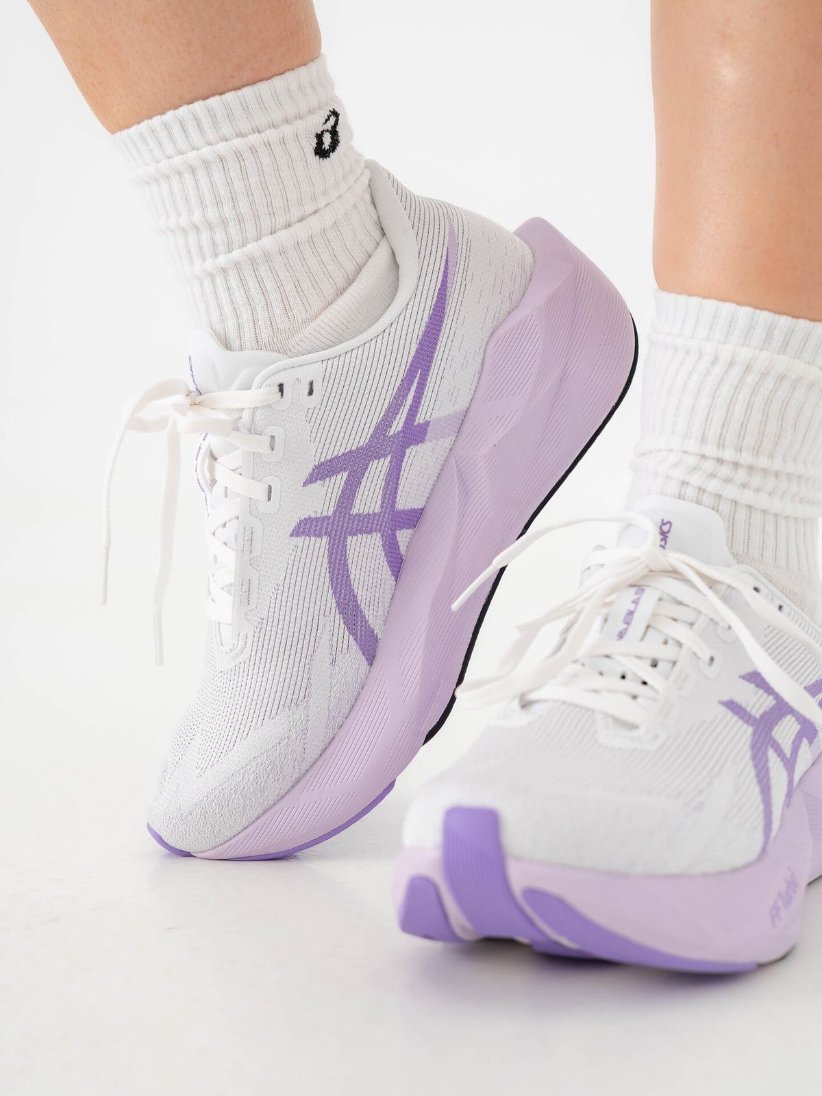 ASICS Novablast 6 White / Murasaki