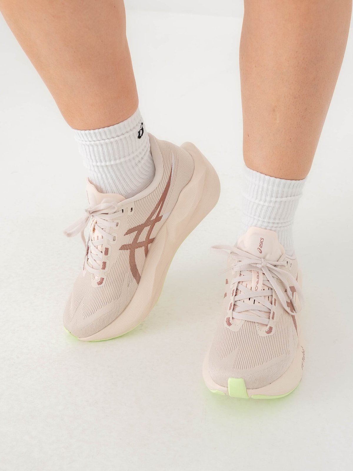 ASICS Novablast 6 Rose Dust / Illuminate Yellow