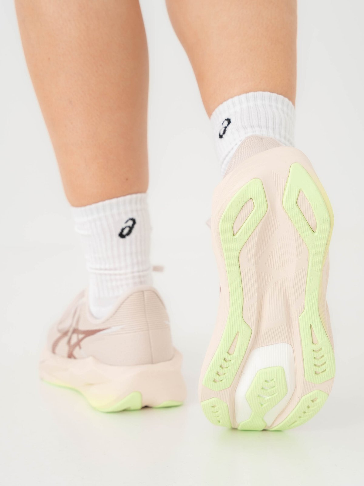 ASICS Novablast 6 Rose Dust / Illuminate Yellow