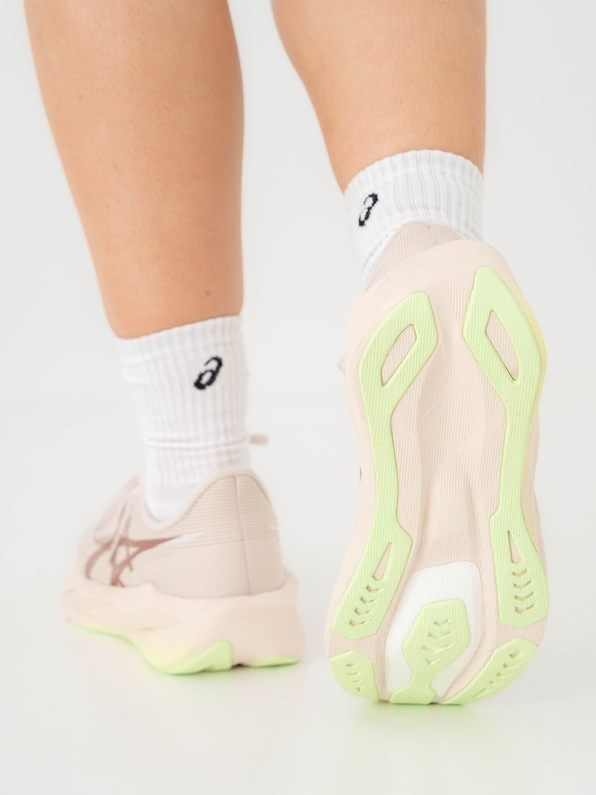 ASICS Novablast 6 Rose Dust / Illuminate Yellow