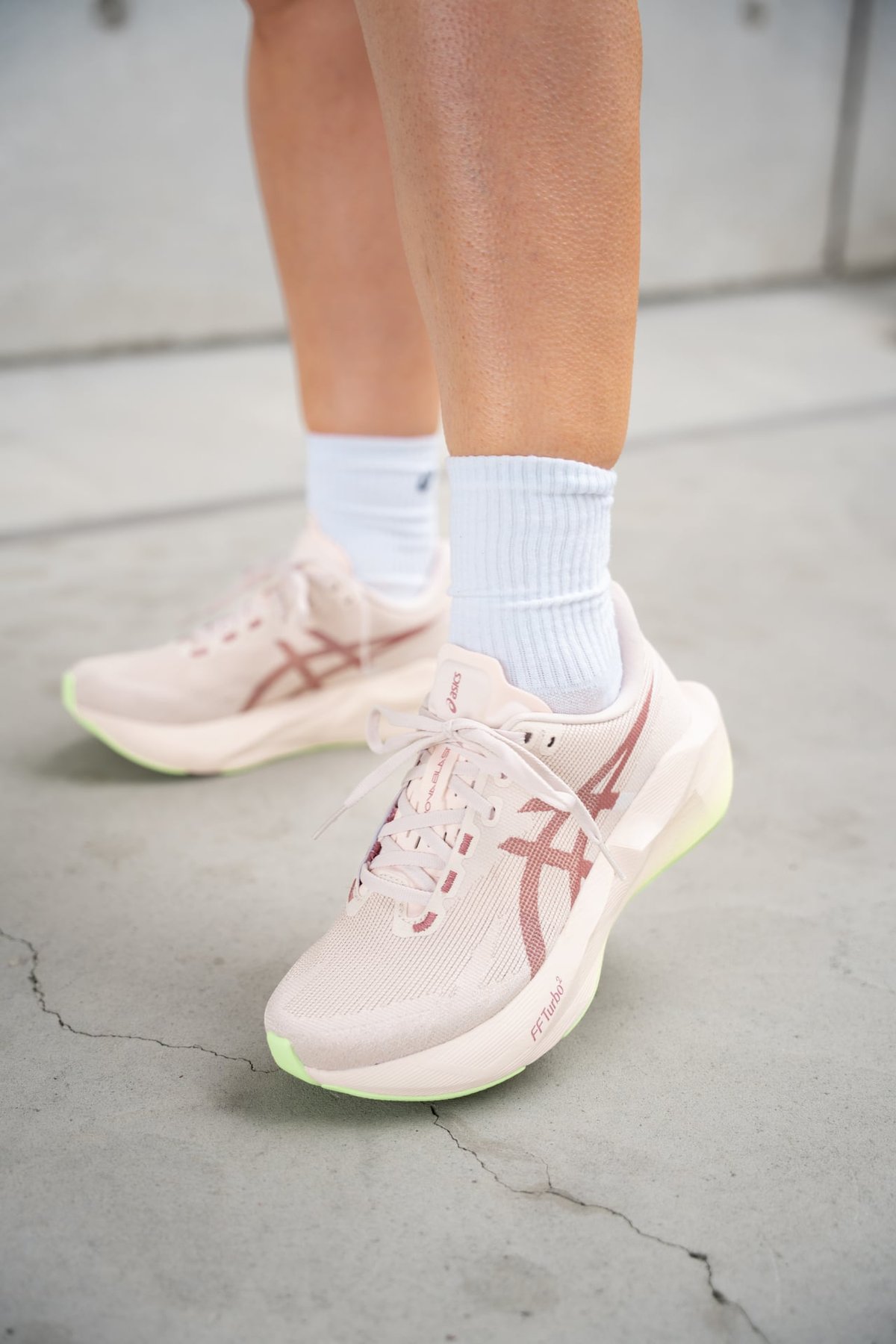 ASICS Novablast 6 Rose Dust / Illuminate Yellow