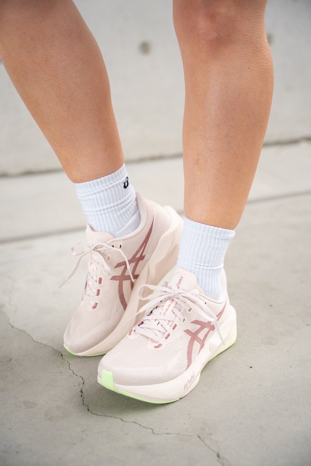 ASICS Novablast 6 Rose Dust / Illuminate Yellow