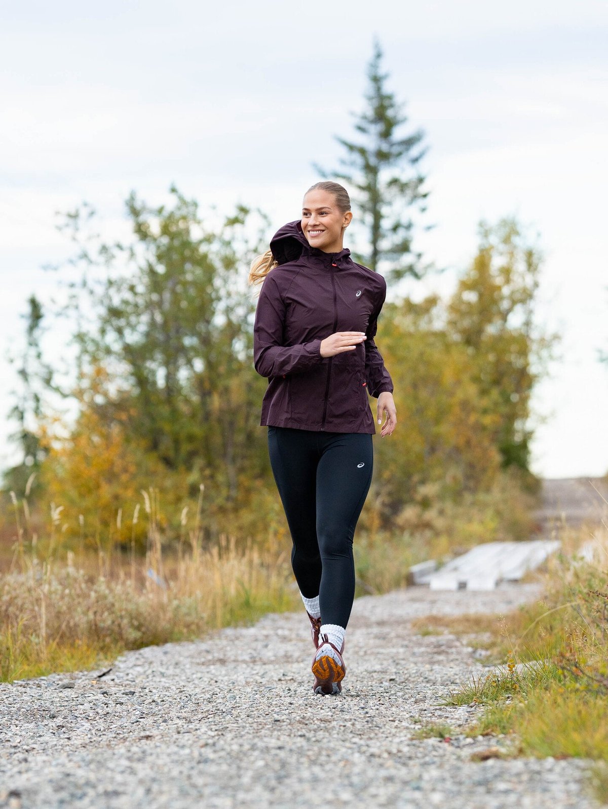 ASICS Road Packable Jacket Dark Currant