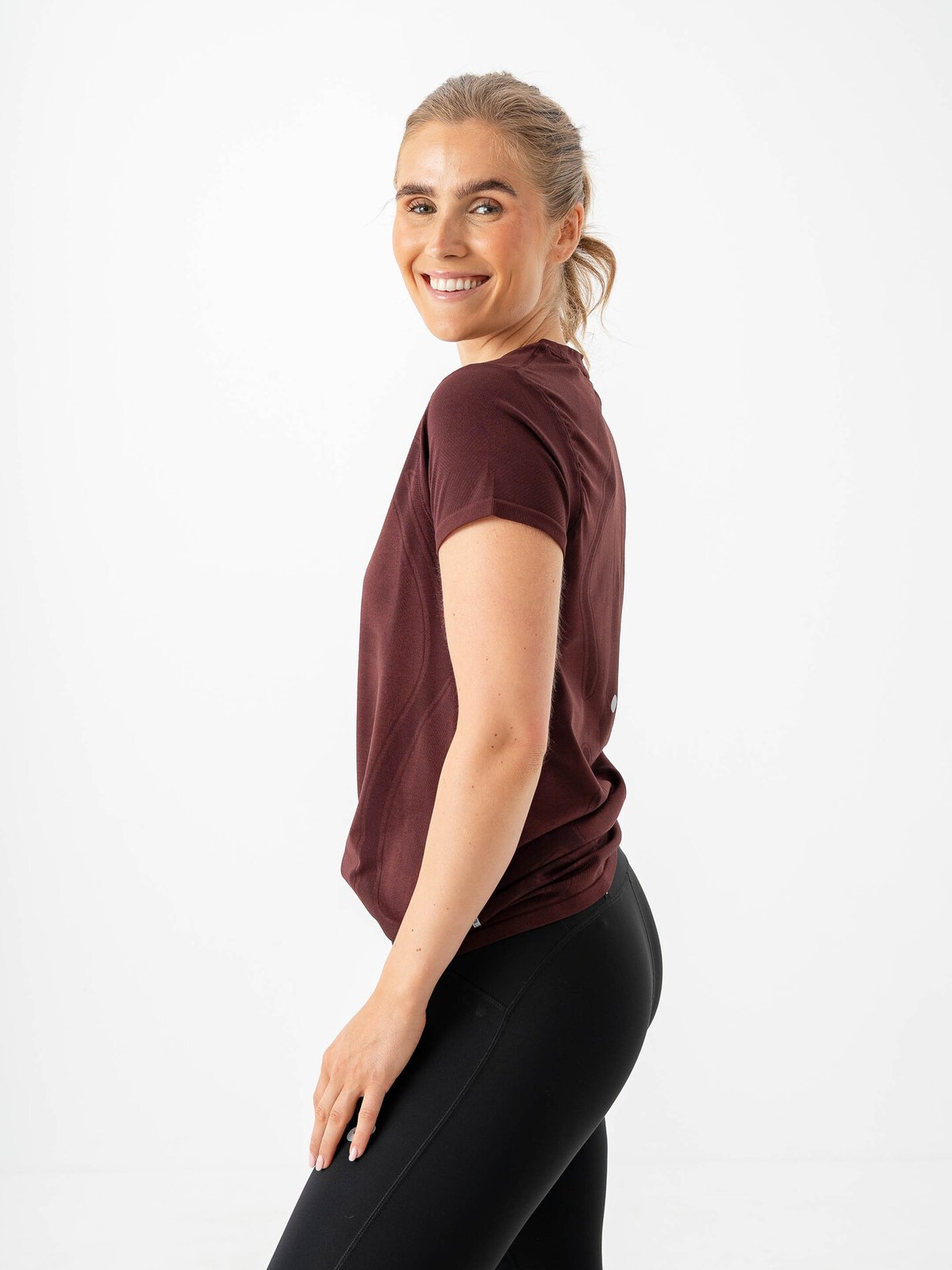 ASICS Road Seamless Short Sleeve Top Dark Currant/Port Royal