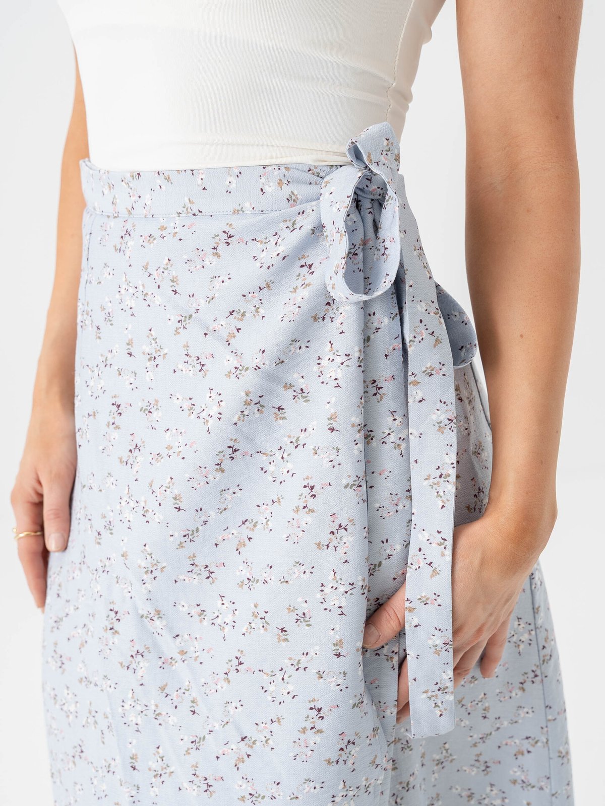 A-View Peony Wrap Skirt Blue / White