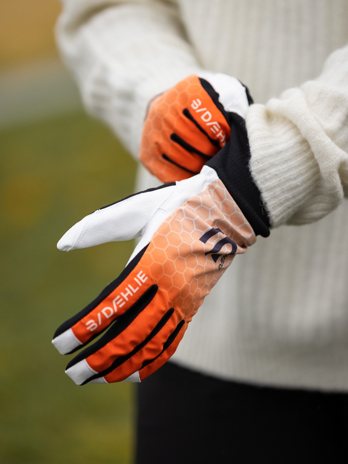 Dæhlie Glove Race Shocking Orange