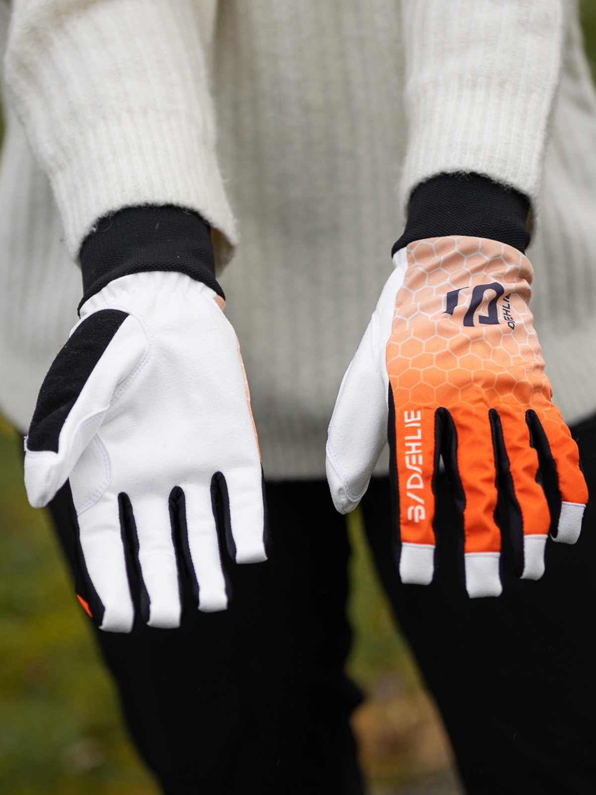 Dæhlie Glove Race Shocking Orange