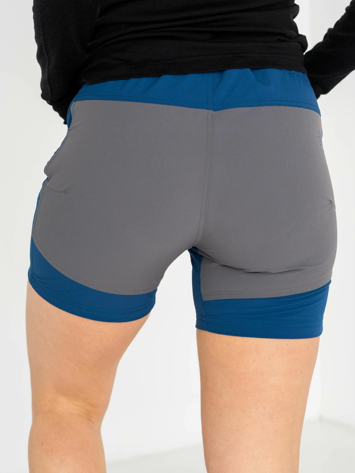 Bergans Cecilie Mountain Softshell Shorts Deep Sea Blue