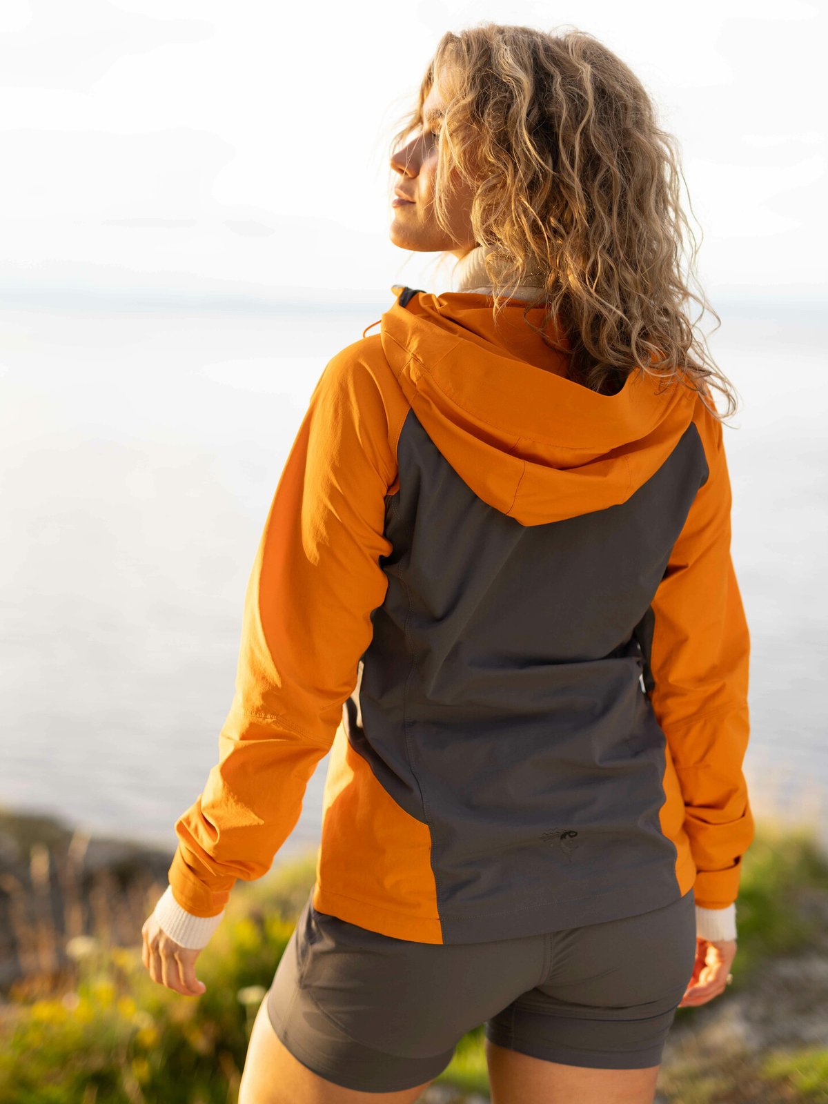 Bergans Cecilie Mountain Softshell Jacket Cloudberry Yellow / Solid Dark Grey