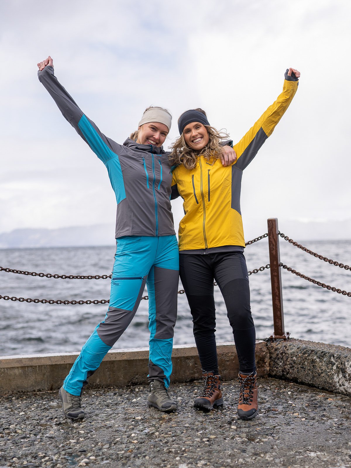 Bergans Cecilie Mountain Softshell Jacket Solid Dark Grey / Clear Ice Blue