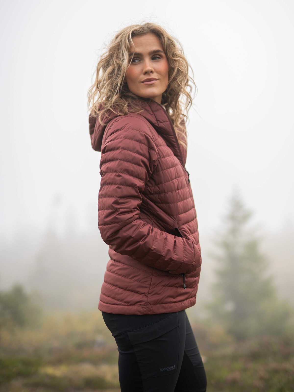Bergans Lava Light Down Jacket w/Hood Women Amarone Red