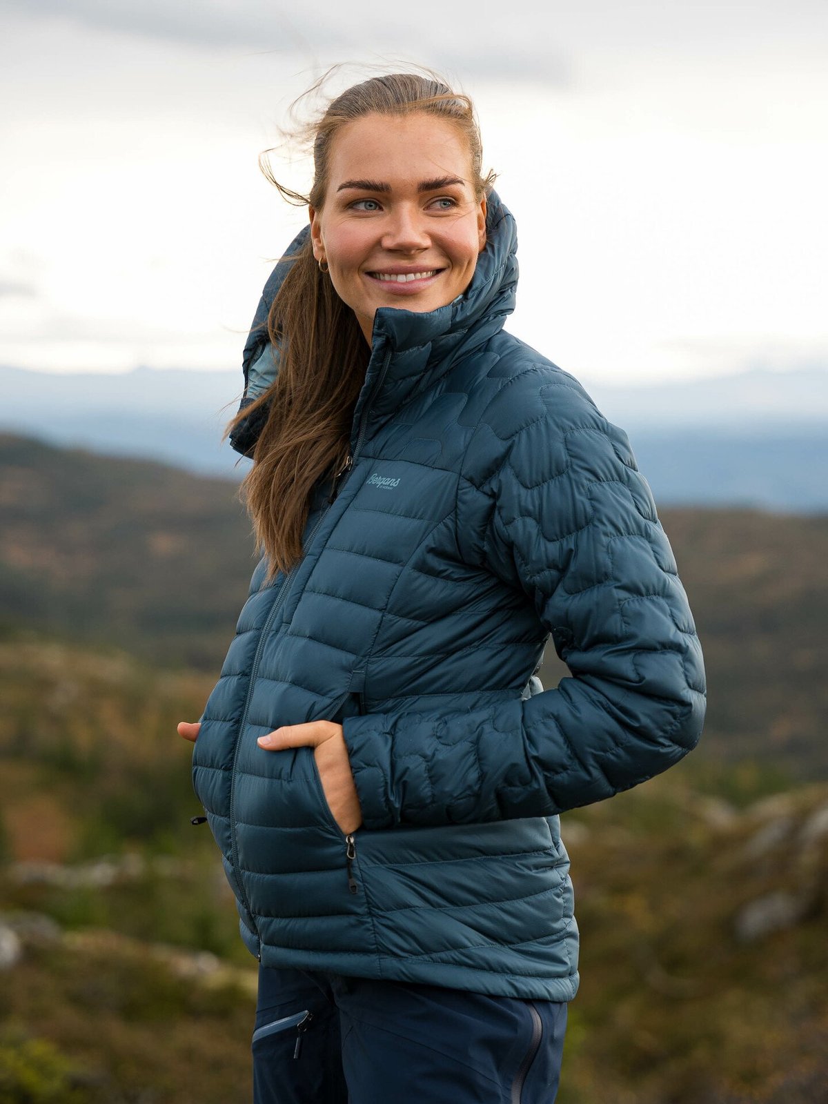 Bergans Magma Light Down Jacket w/Hood Orion Blue