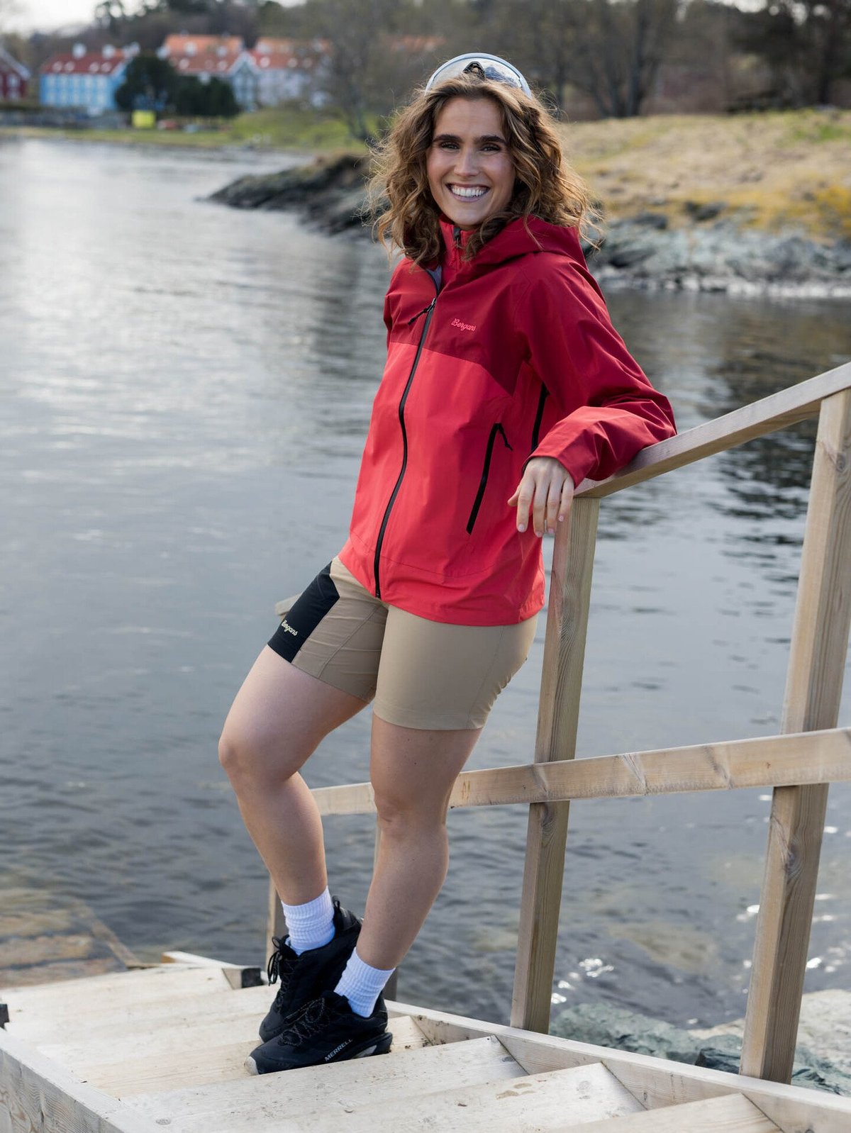 Bergans Vaagaa Light Softshell Shorts Women Warm Sand / Black