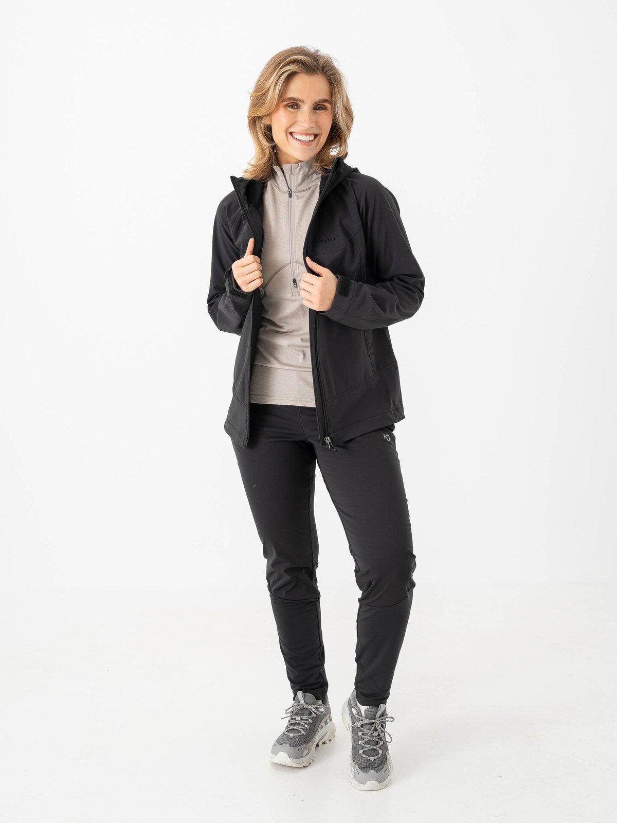 Bergans Vaagaa Softshell Jacket Hood Women Black