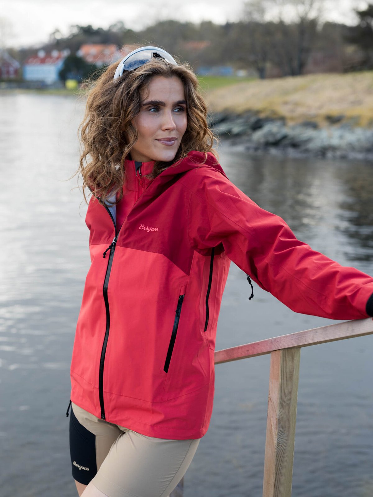 Bergans Vaagaa 3L Shell Jacket Women Peachy Red / Crimson Red