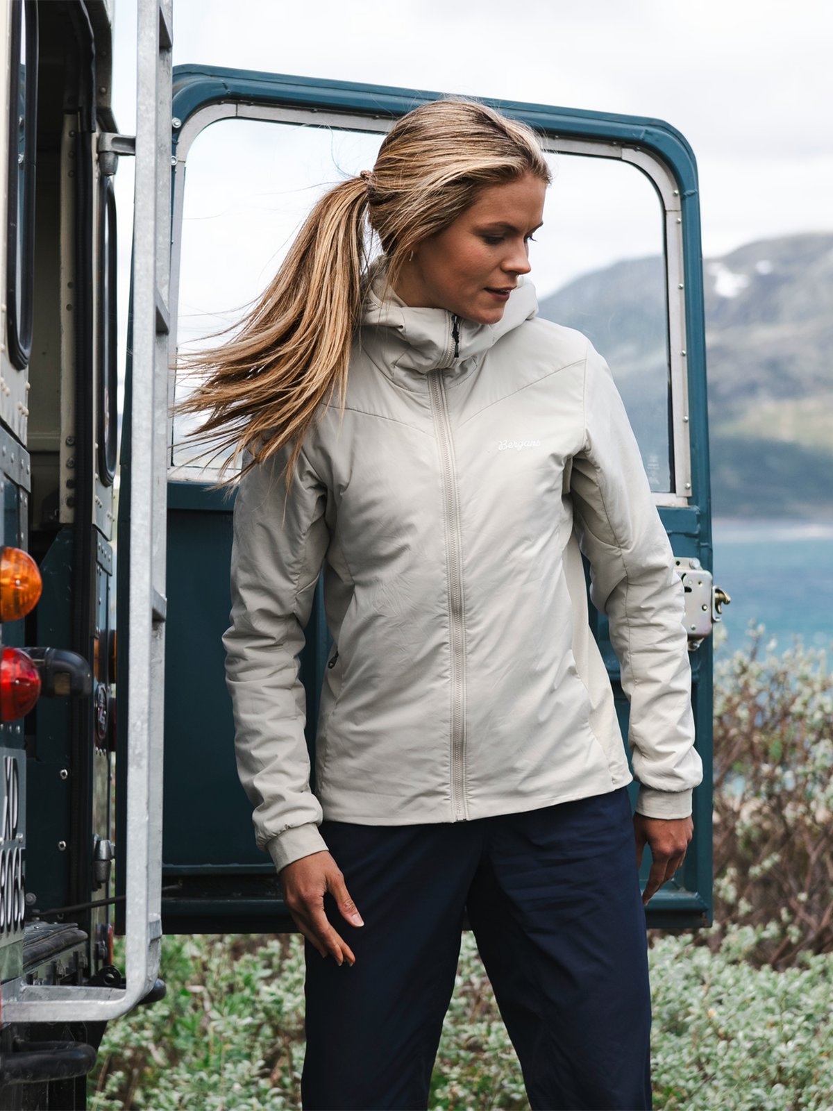 Bergans Holo Hood Jacket Women Coastal Sand