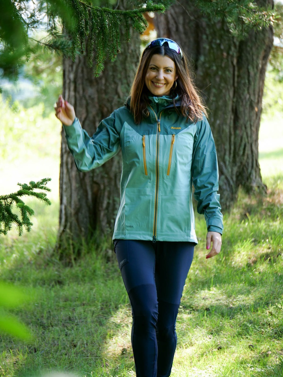 Bergans Cecilie 3L Jacket Light Forest Frost / Forest Frost / Golden Yellow