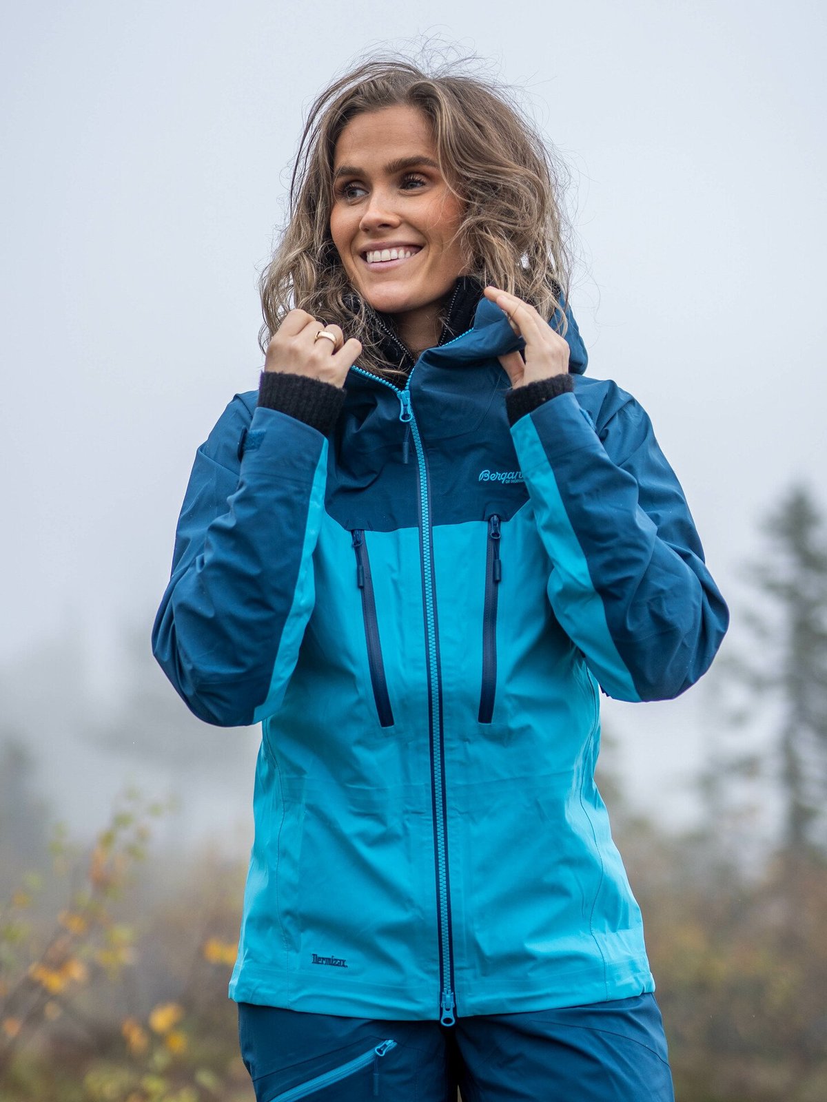 Bergans Cecilie 3L Jacket Clear Ice Blue / Deep Sea Blue