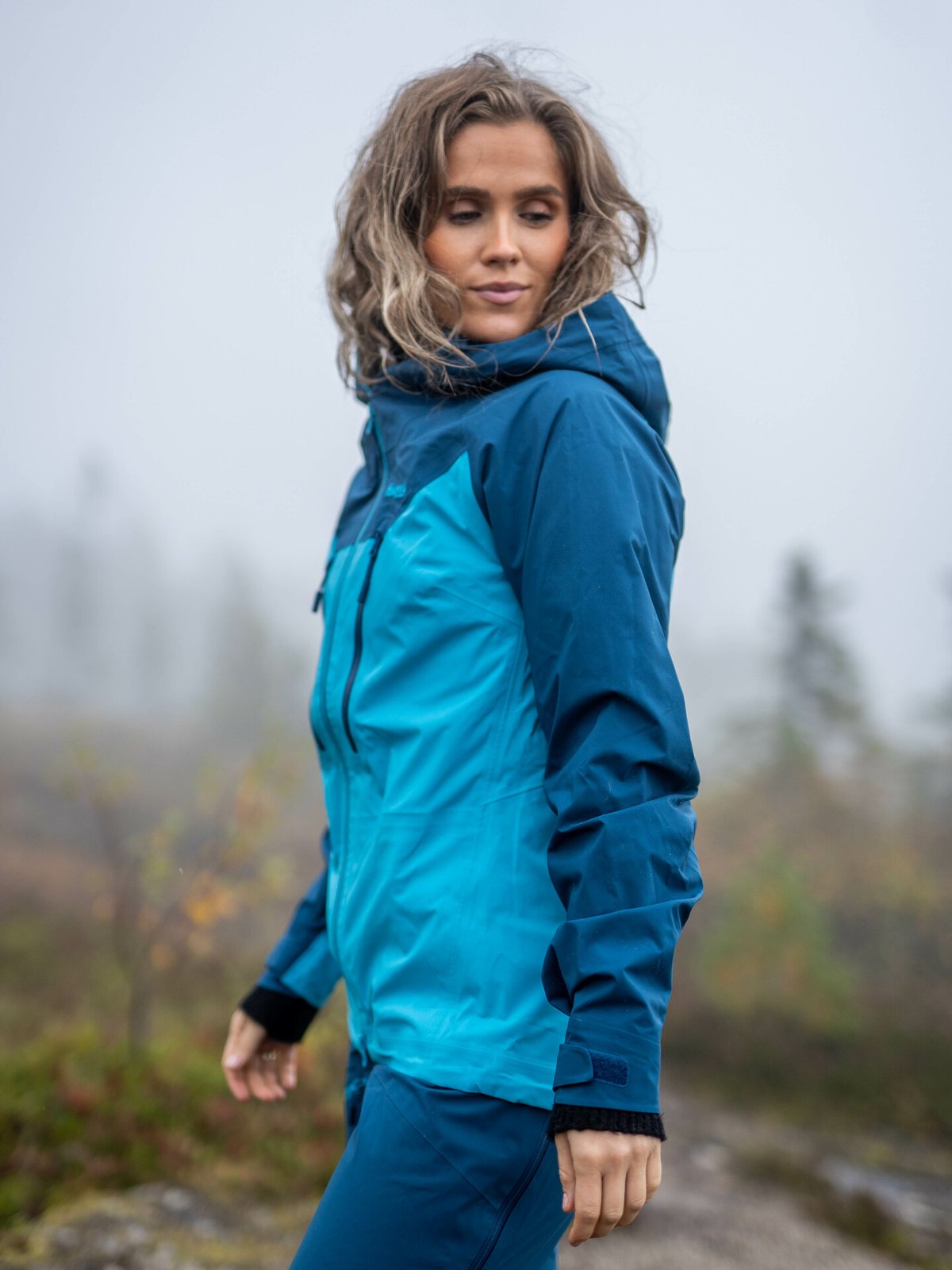 Bergans Cecilie 3L Jacket Clear Ice Blue / Deep Sea Blue