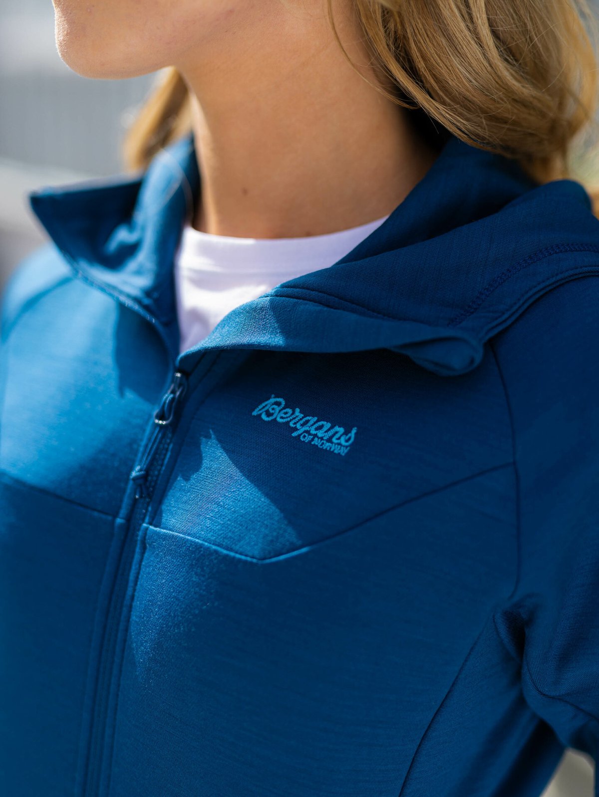 Bergans Cecilie Wool Hood Jacket Deep Sea Blue