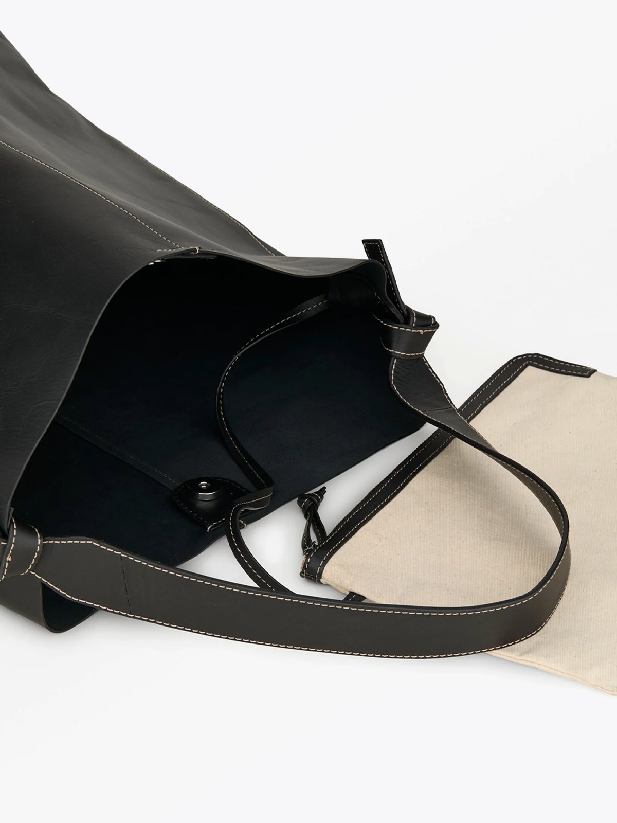 Becksöndergaard Glossy Cow Mae Bag Black