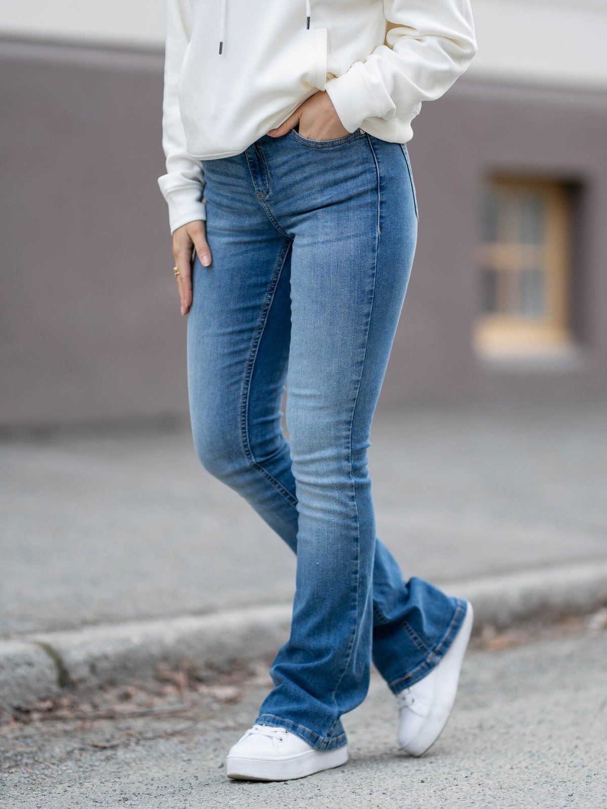 B.YOUNG Luni Flare Jeans Light Blue Denim