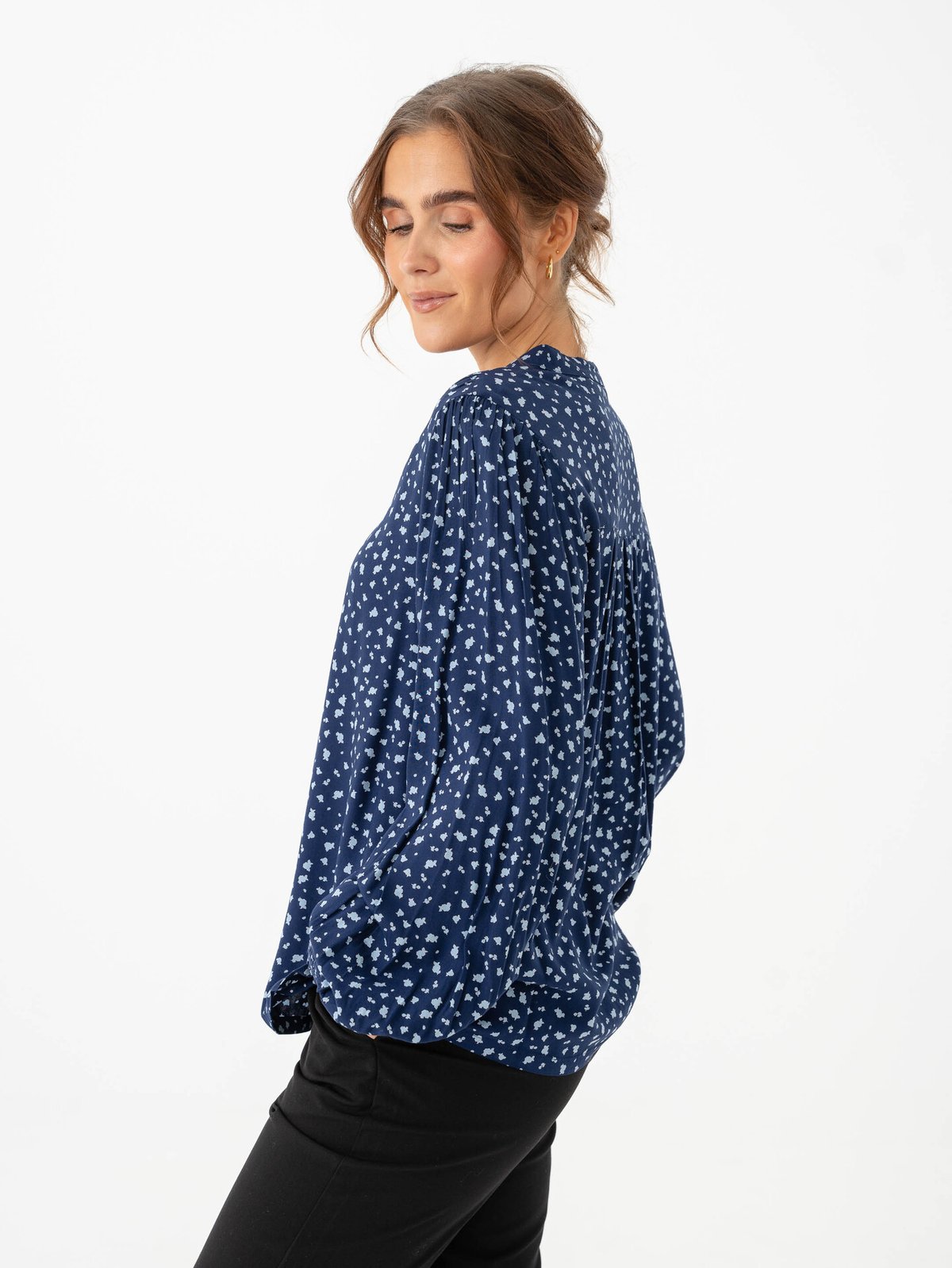 B.YOUNG Josa All Over Print Smock Blouse Small Blue Flower