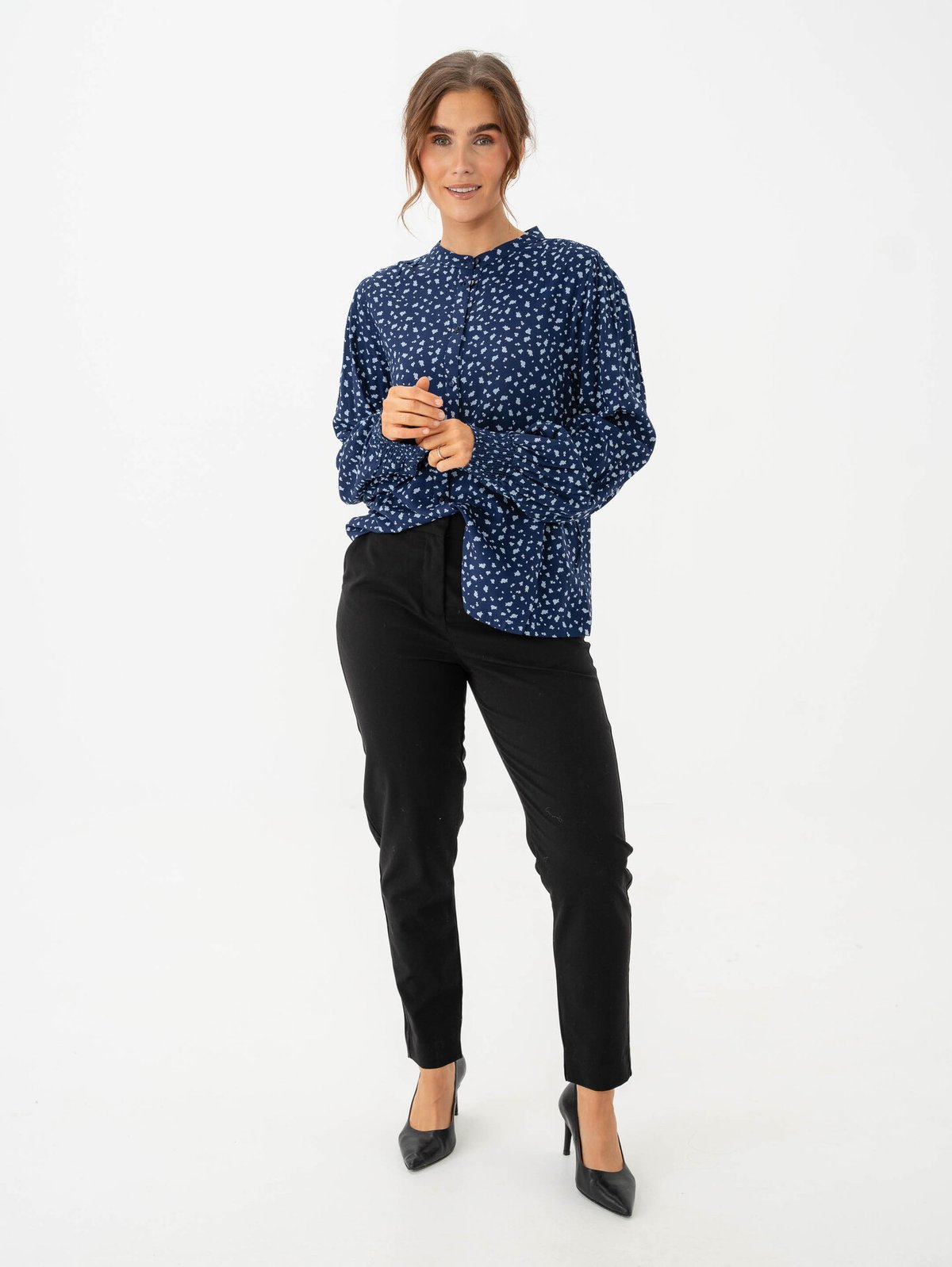 B.YOUNG Josa All Over Print Smock Blouse Small Blue Flower